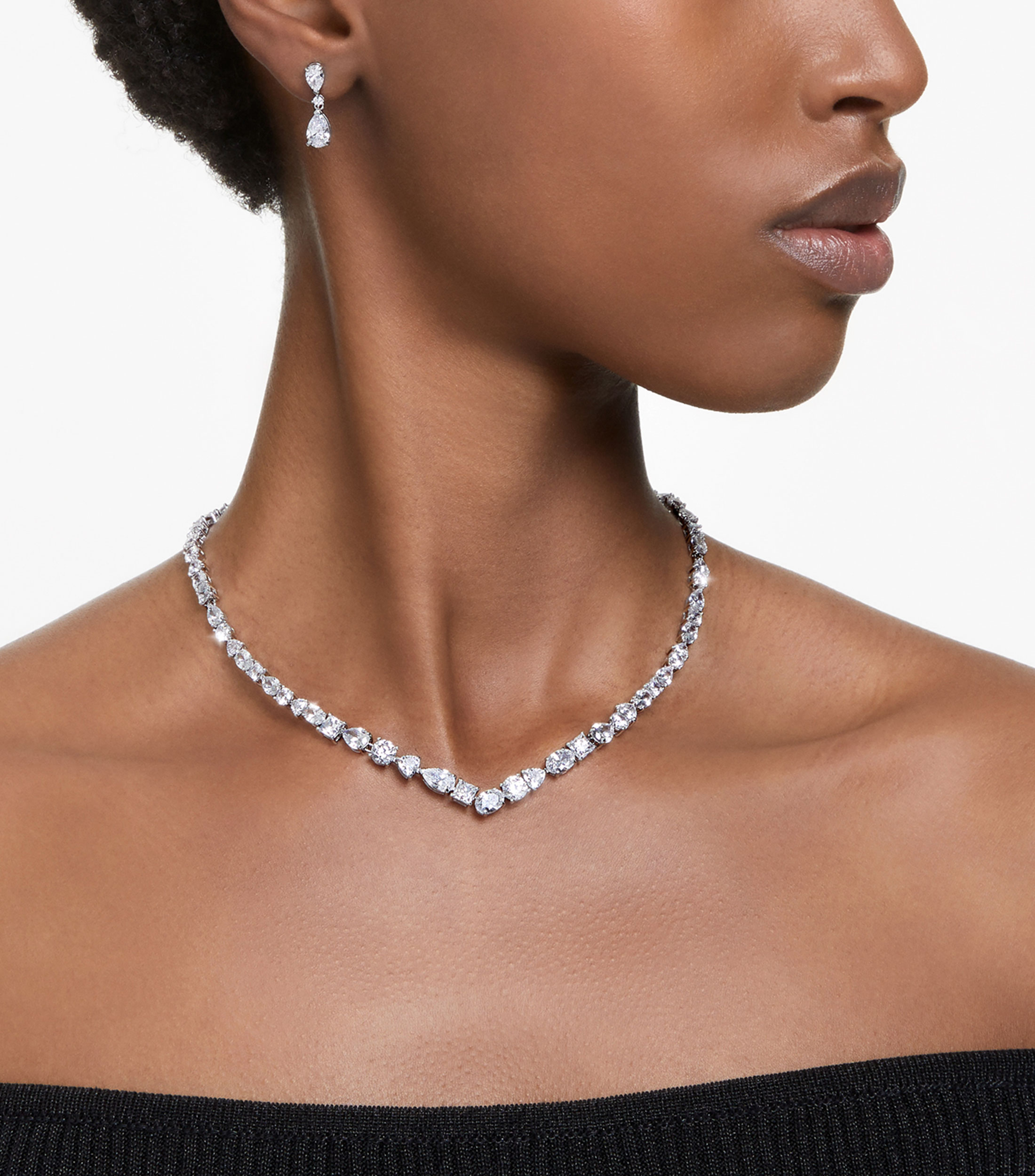 Set de collar y aretes Mujer