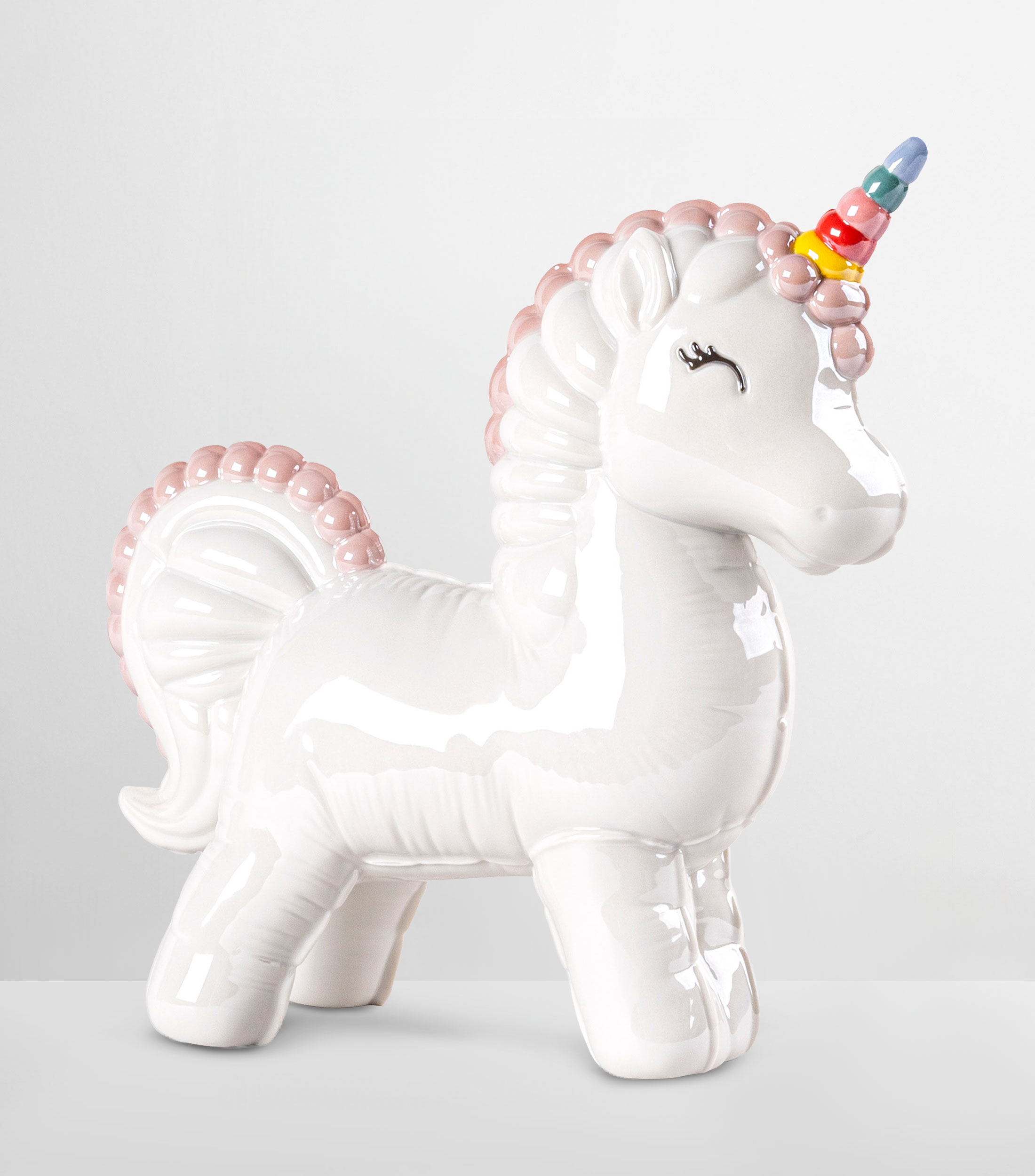 Unicornio de porcelana