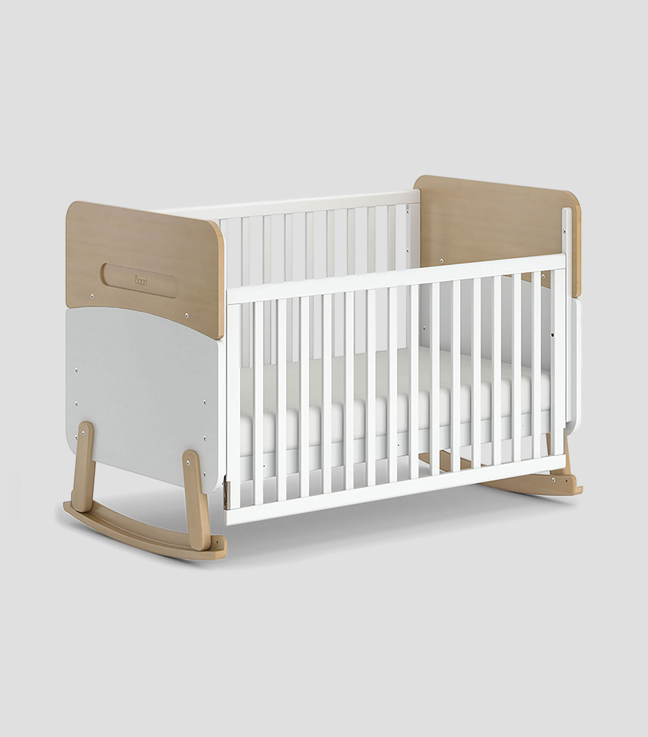 Cuna mecedora en madera de araucaria