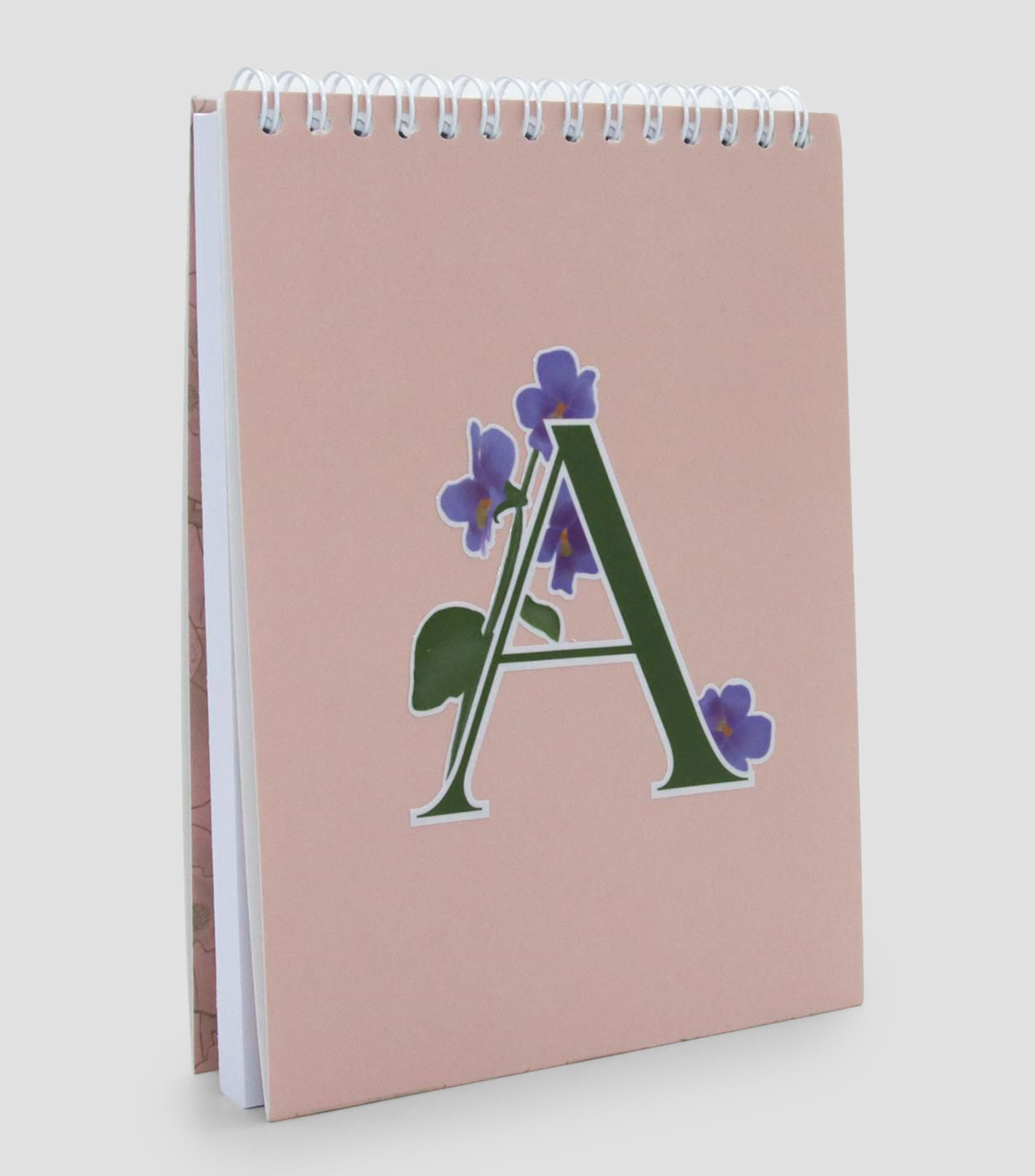 Libreta mediana inicial "A", hojas raya
