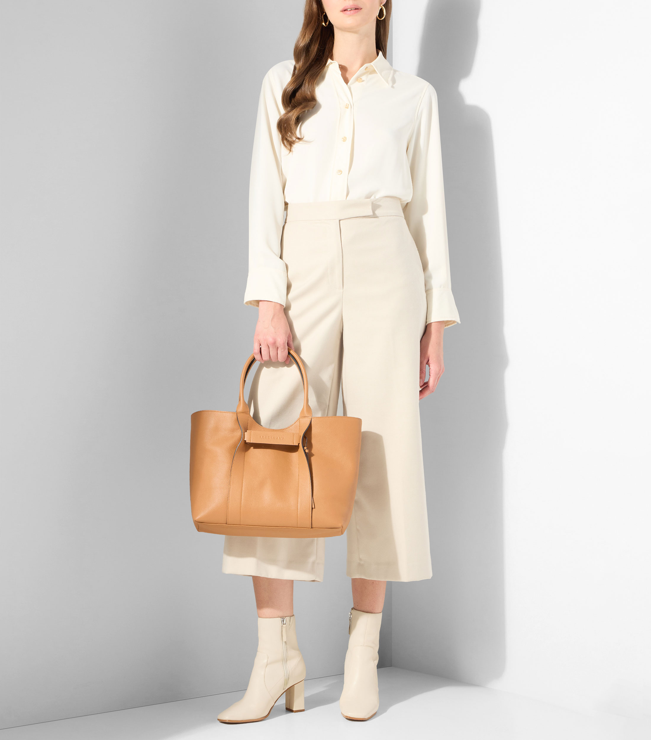 Bolsa shoulder en cuero de becerro lisa Mujer