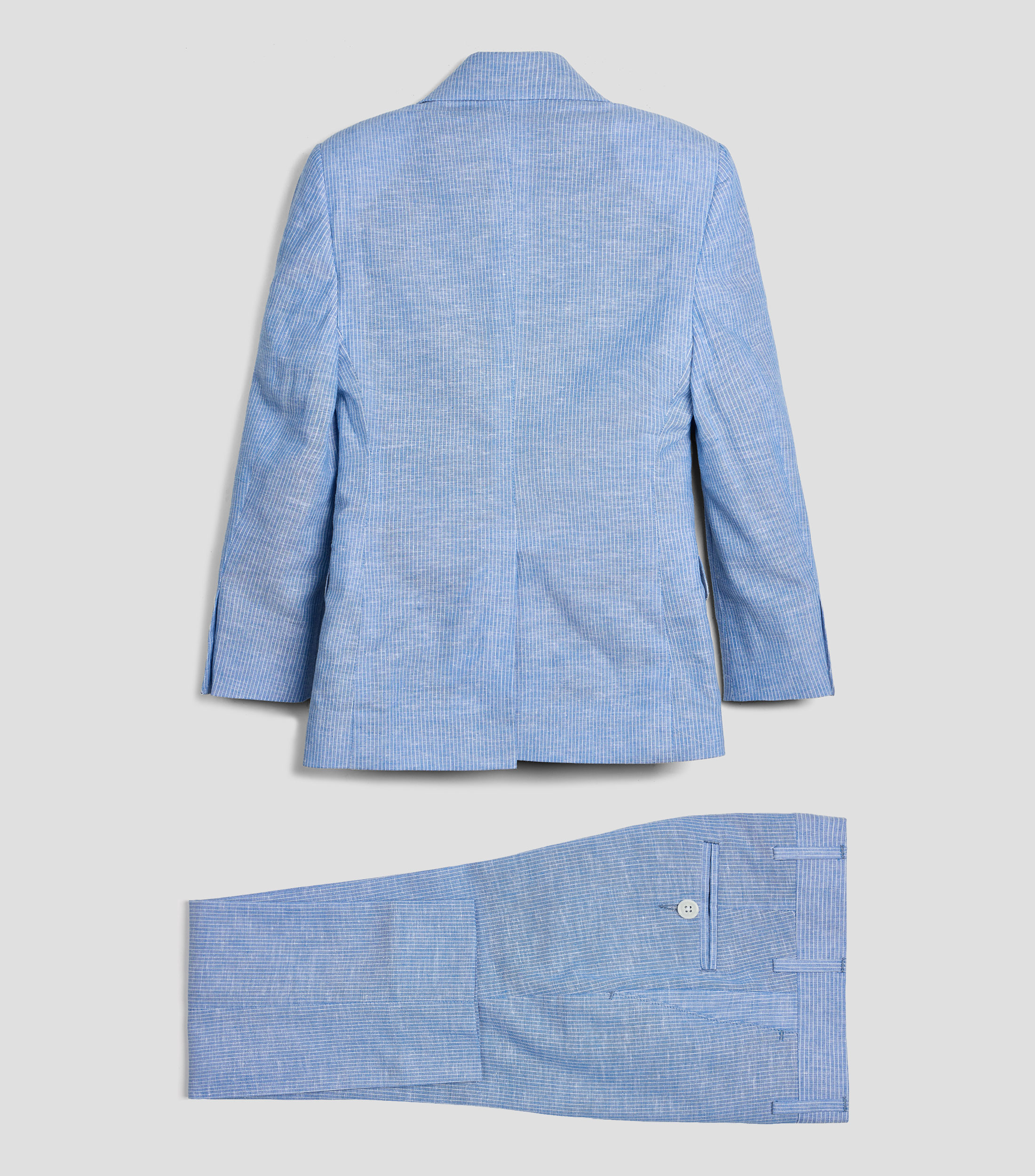 Traje corte recto con líneas Niño