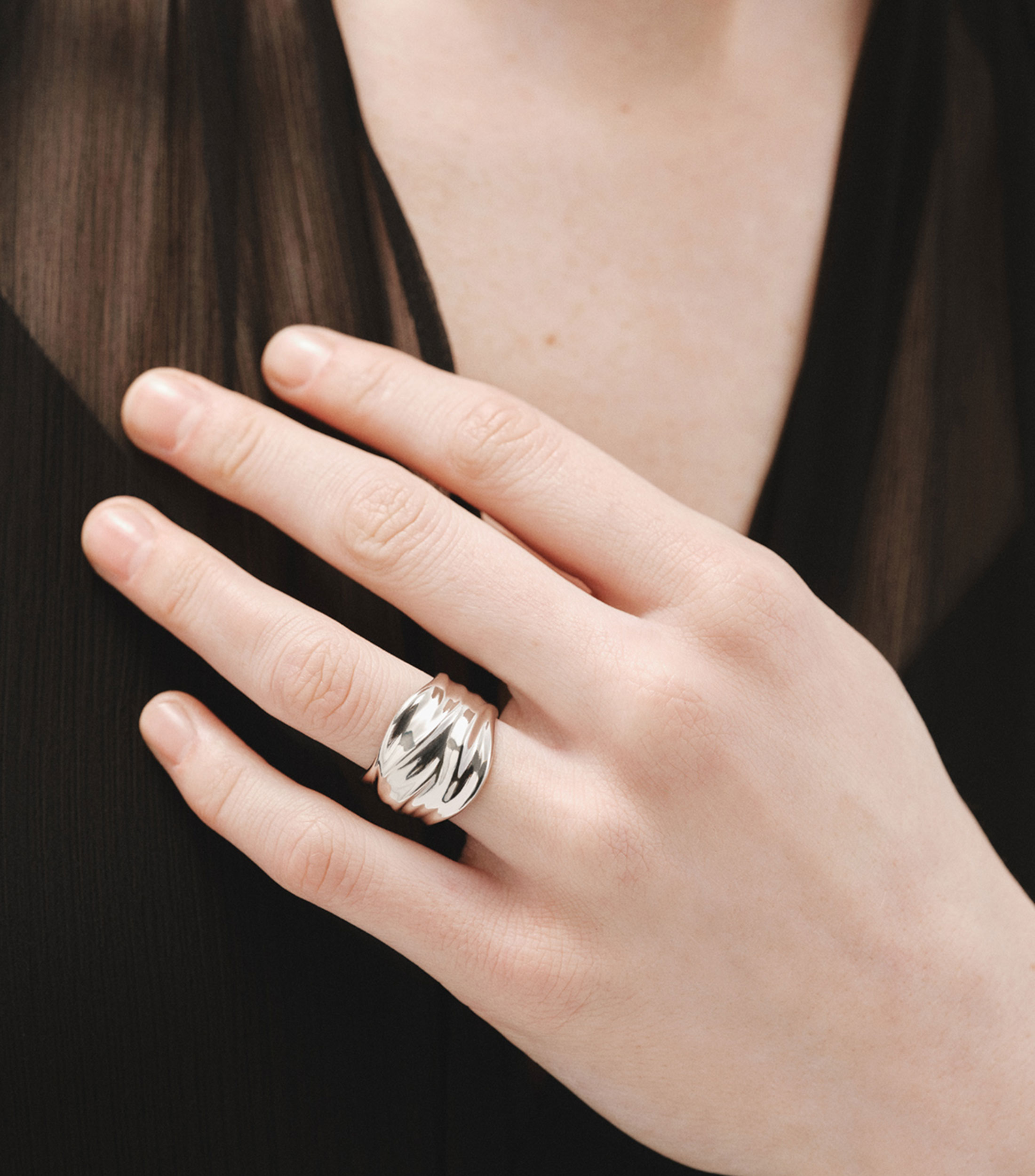 Anillo en plata .925 Birds Eyen con textura Mujer
