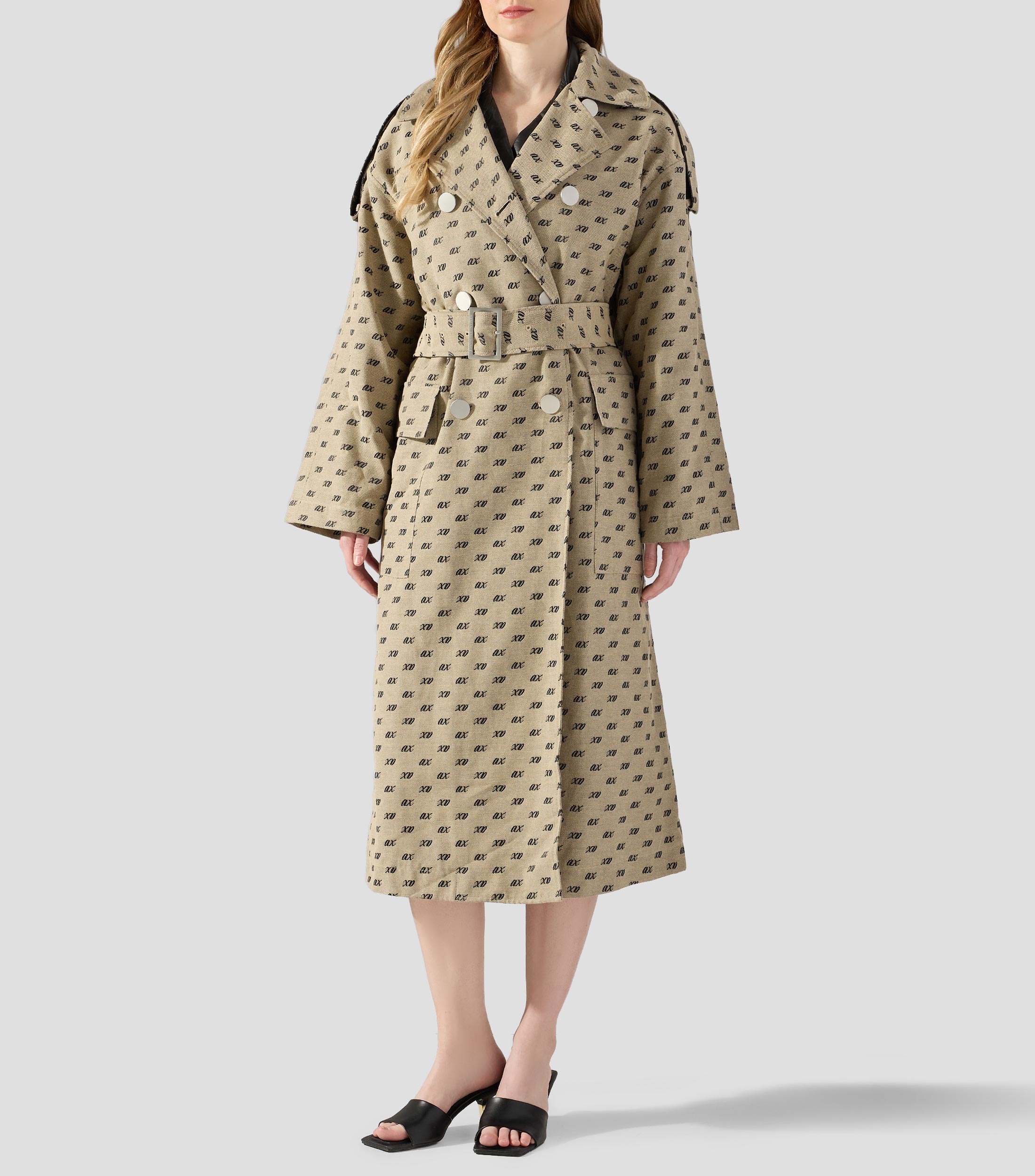 Gabardina larga con botones y cinta Mujer