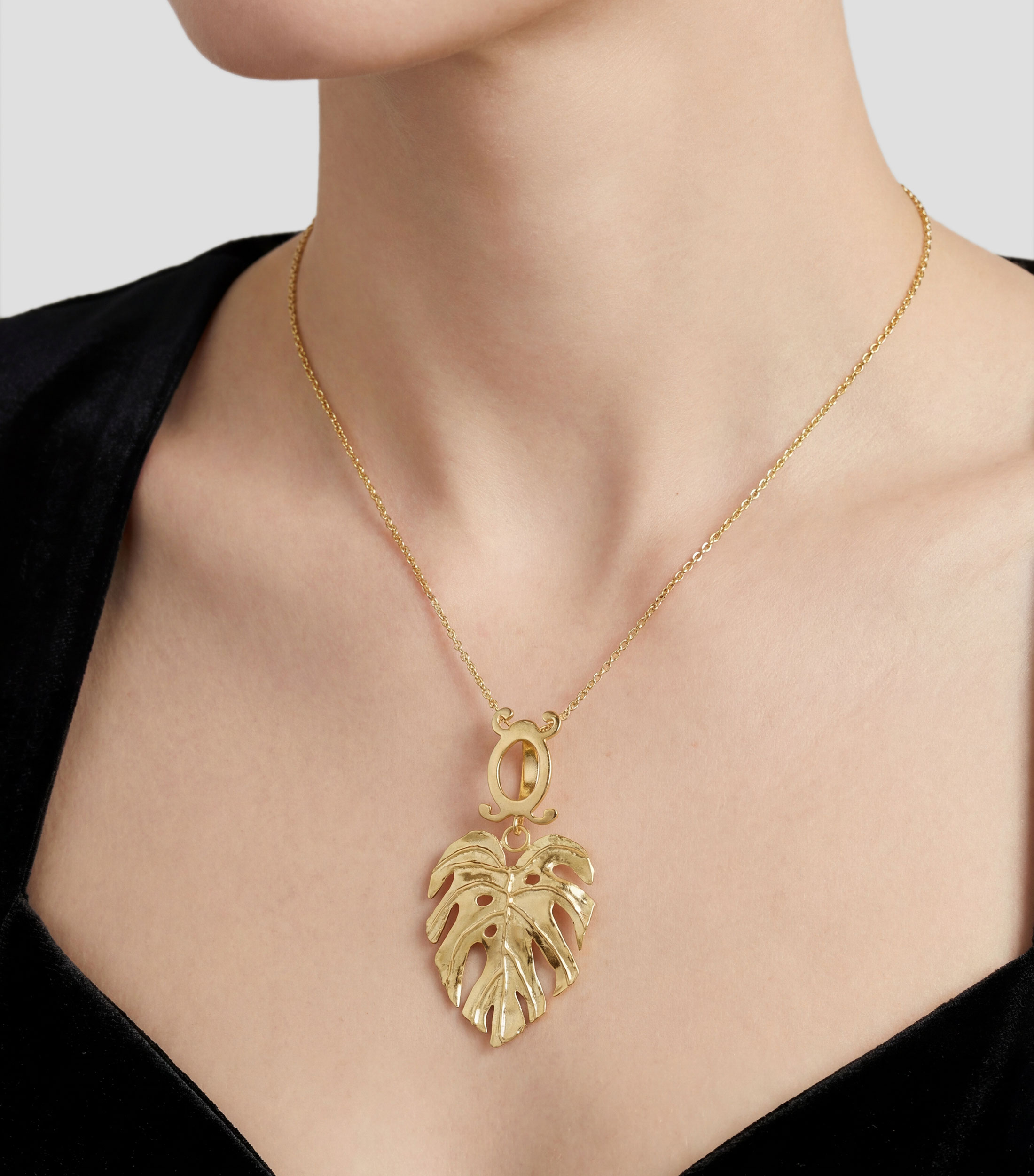 Dije en plata en forma de hoja Mujer