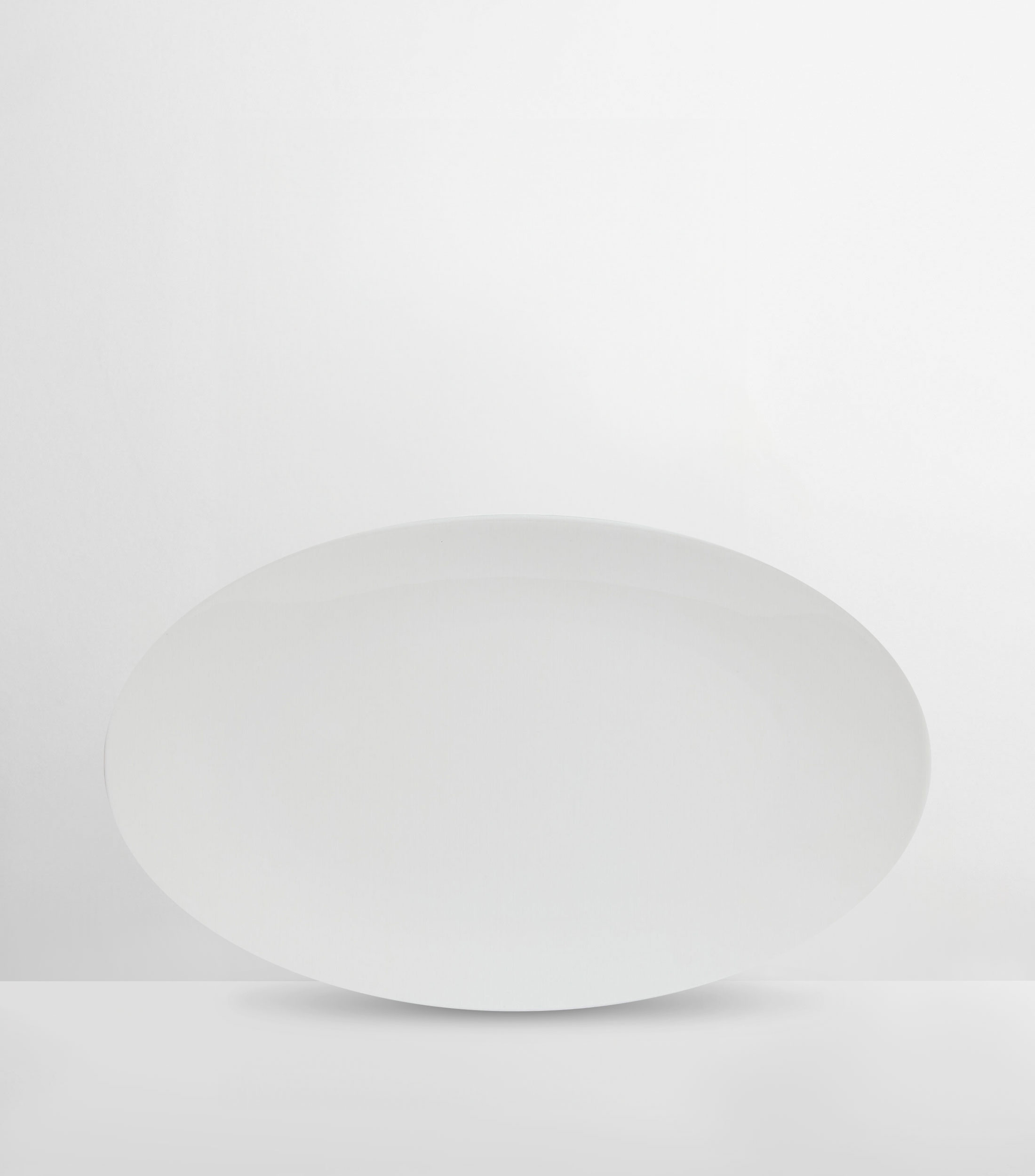 Platón Oval Coupe White