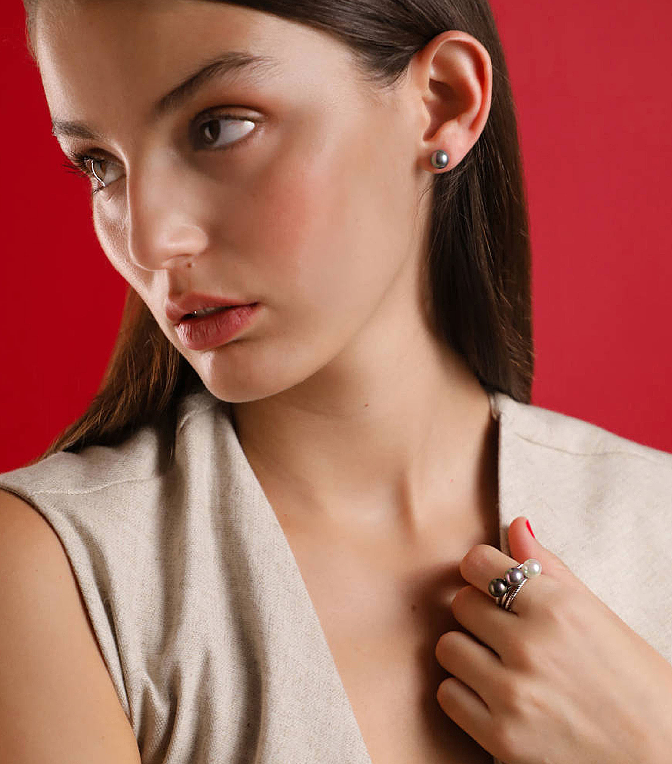 Aretes en plata con perlas grises Mujer