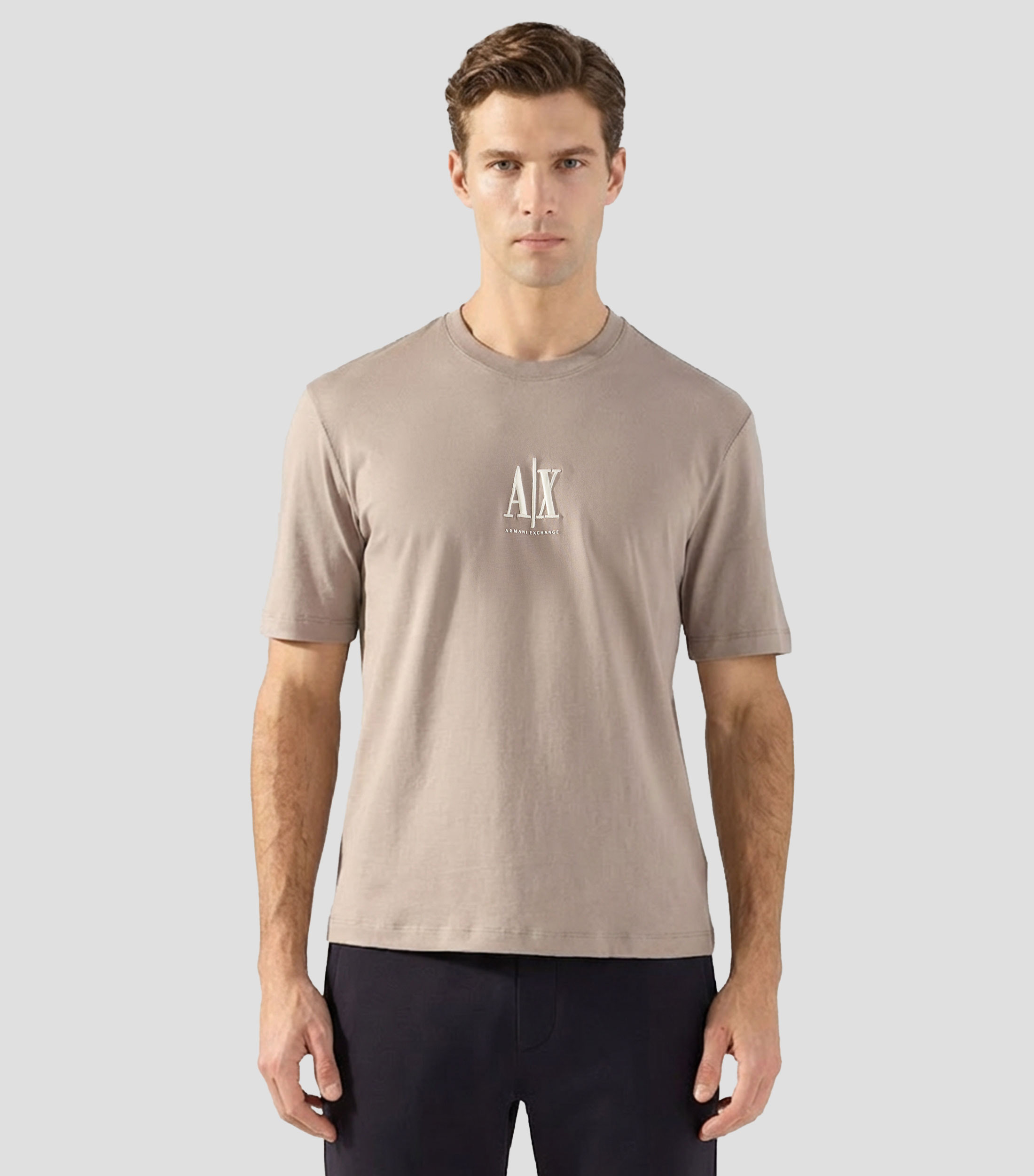 Playera de cuello redondo con manga corta y bordado Hombre