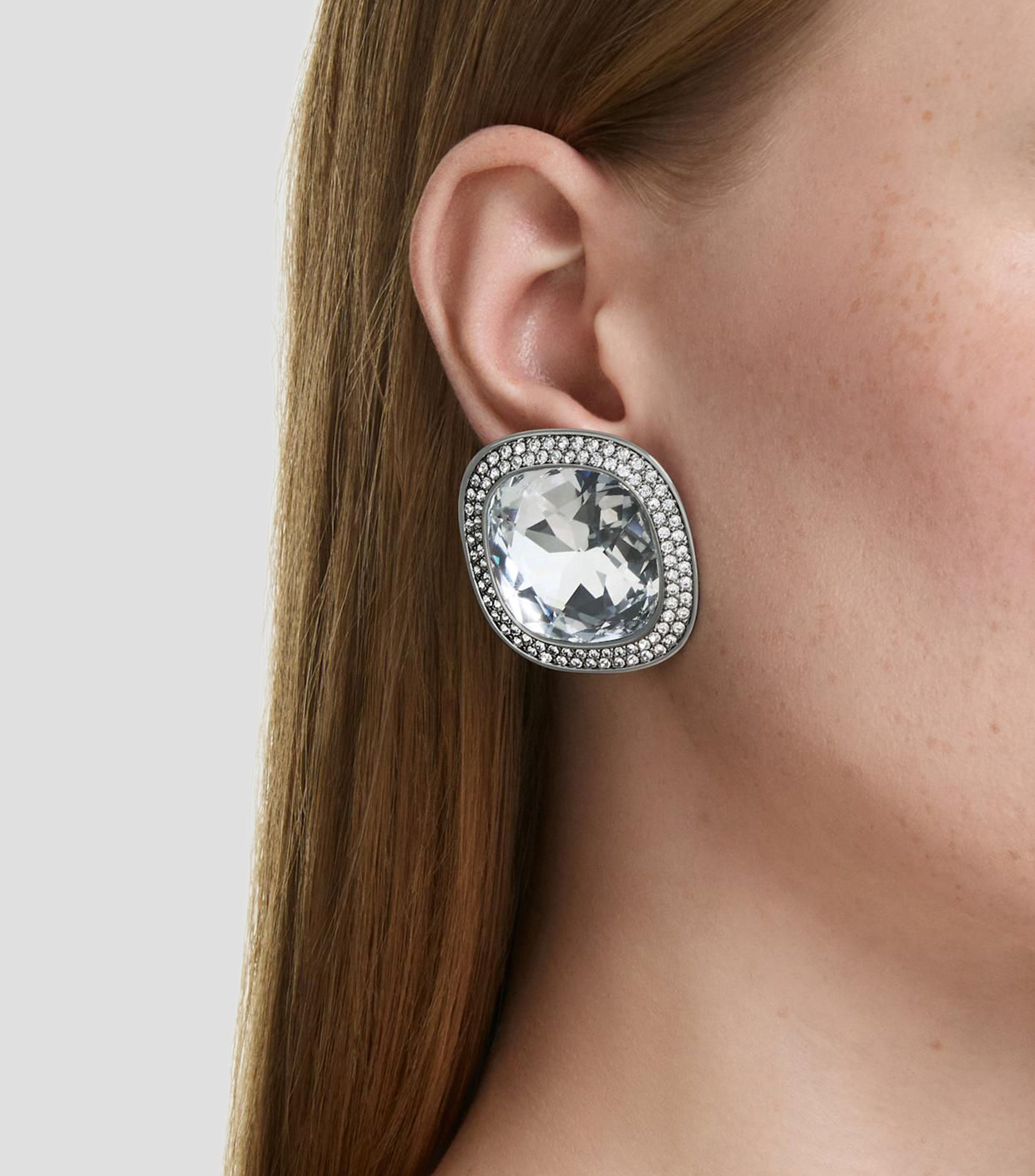 Aretes en forma de cojín con cristales transparentes Una Angelic Mujer