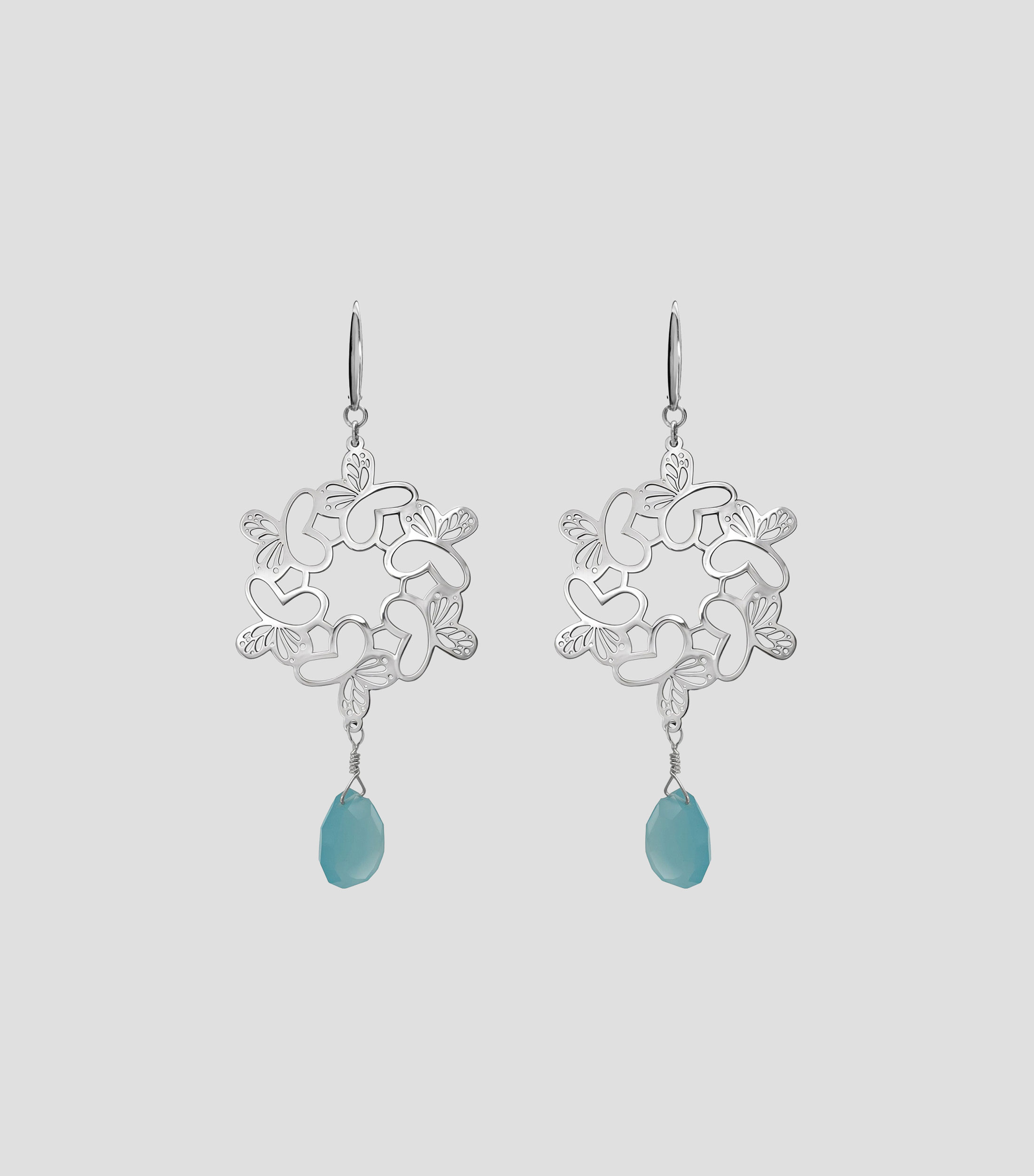 Aretes en plata con círculo de mariposas monarcas y calcedonia Mujer