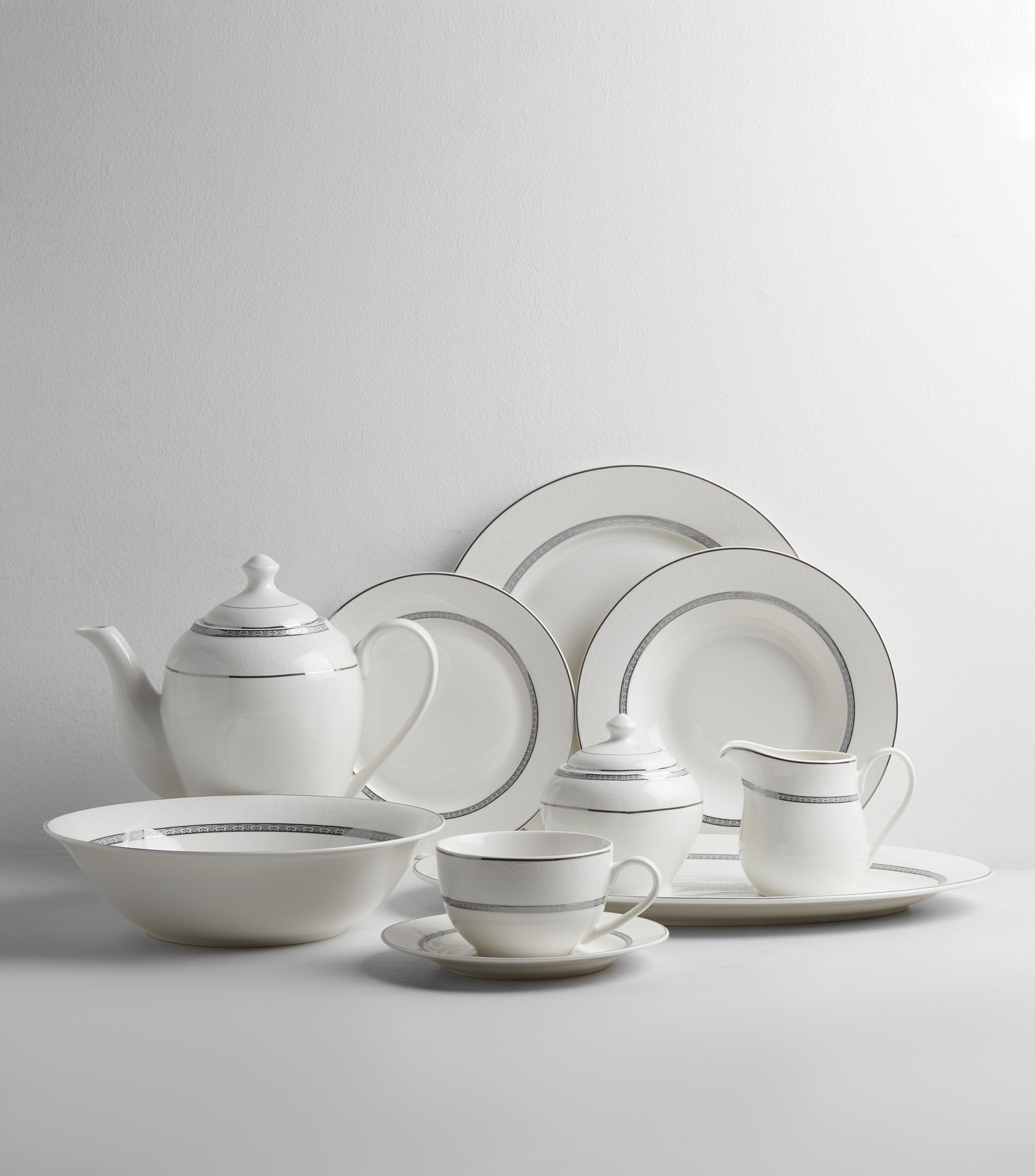 Vajilla 47 piezas con relieve