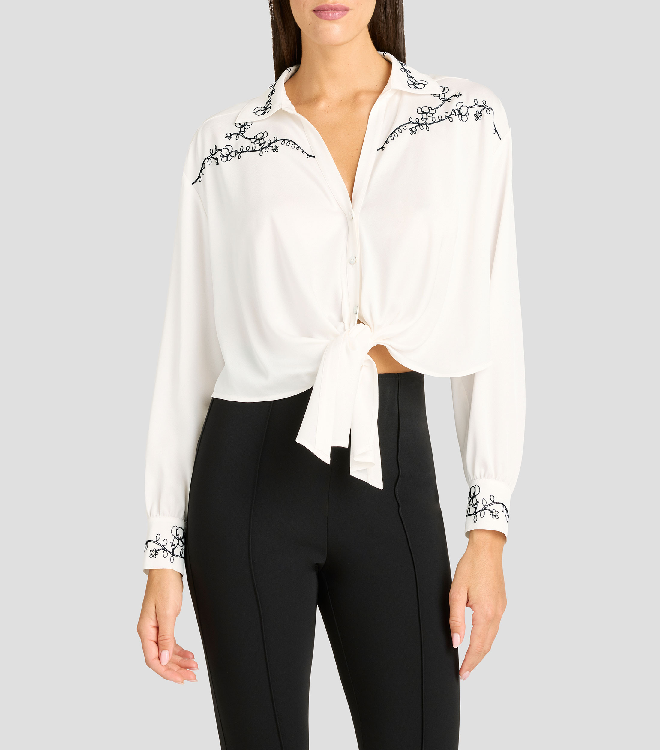 Blusa bordada de manga larga Mujer