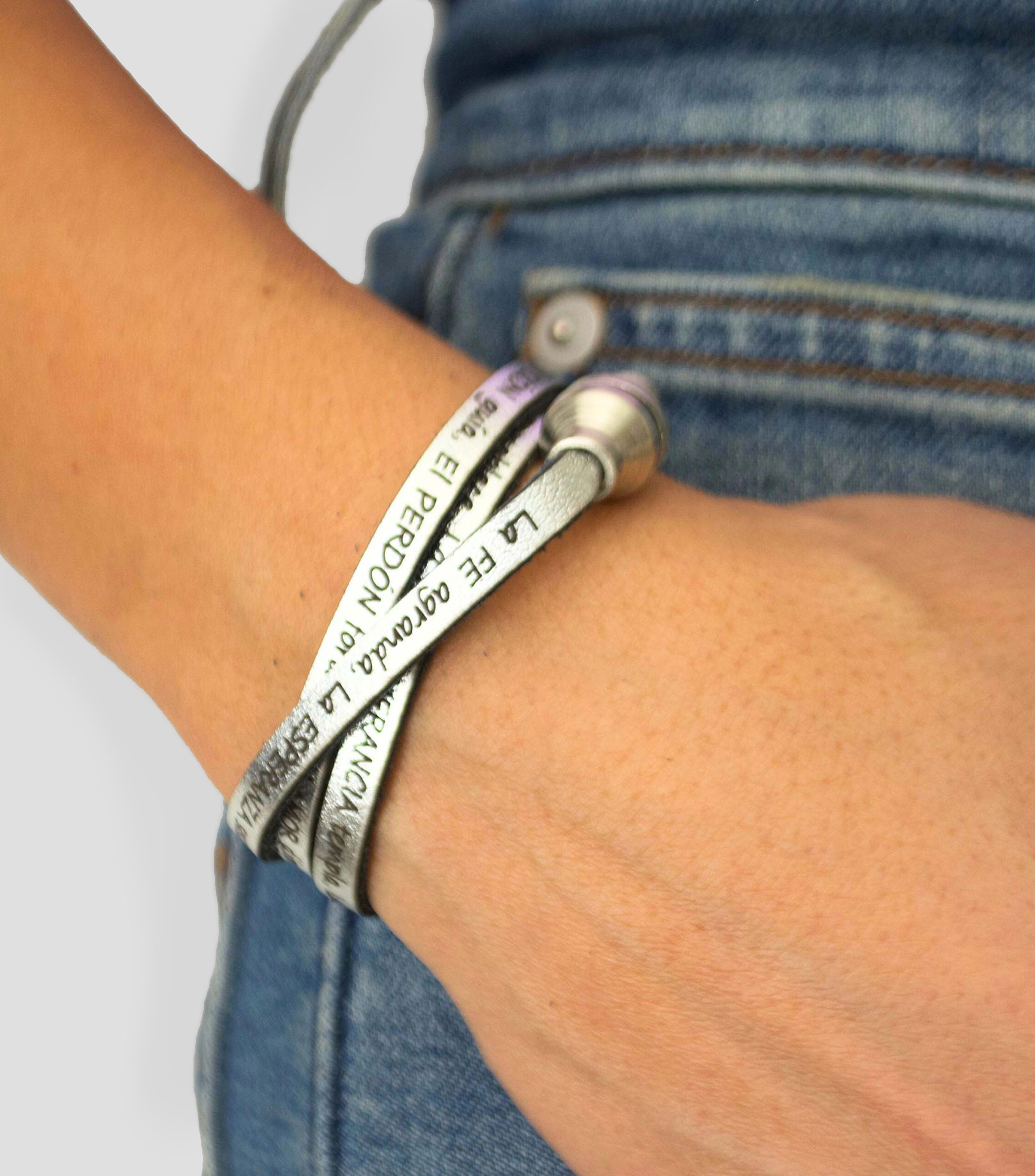 Pulsera con frase Mujer