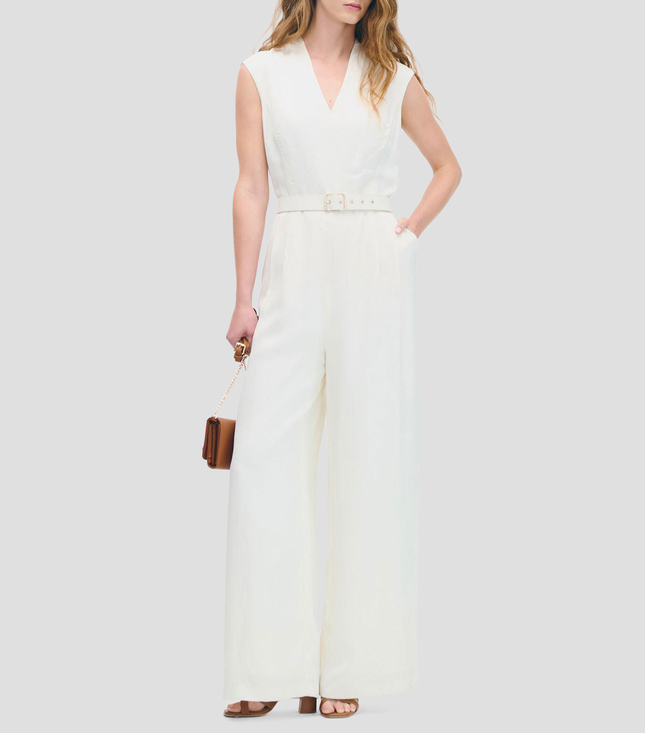Jumpsuit palazzo de lino natural escote V con cinturón Mujer