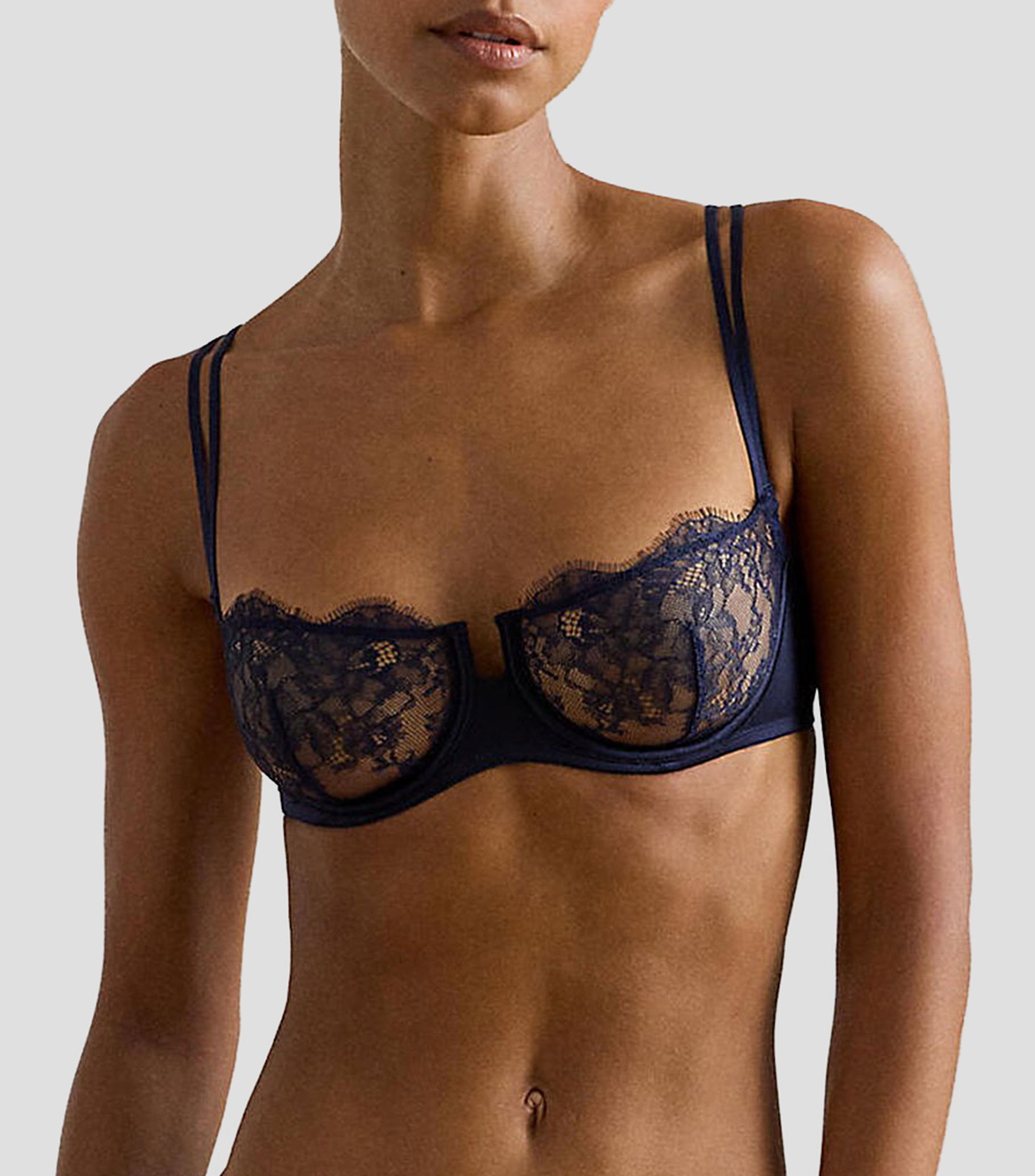 Brasier con encaje