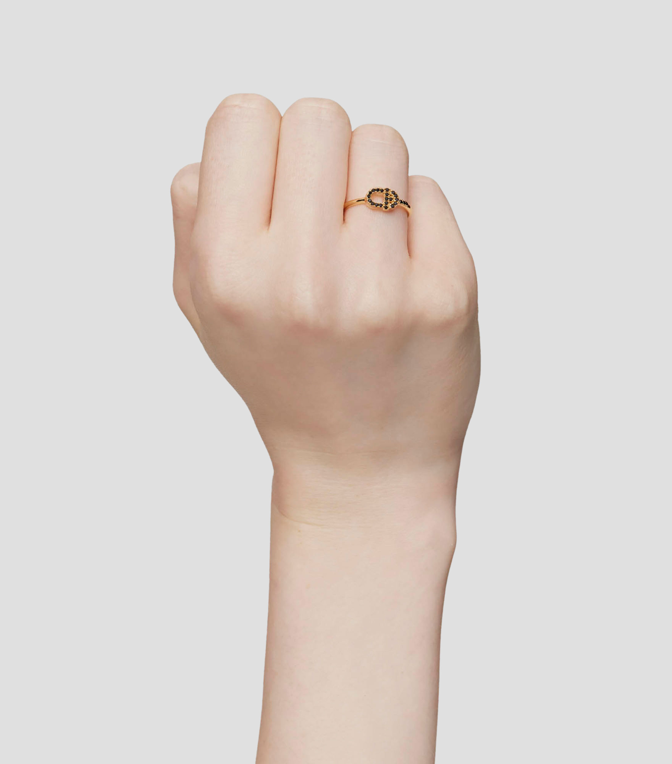 Anillo en oro de 18 kilates Manifesto con incrustación de pedrería Mujer