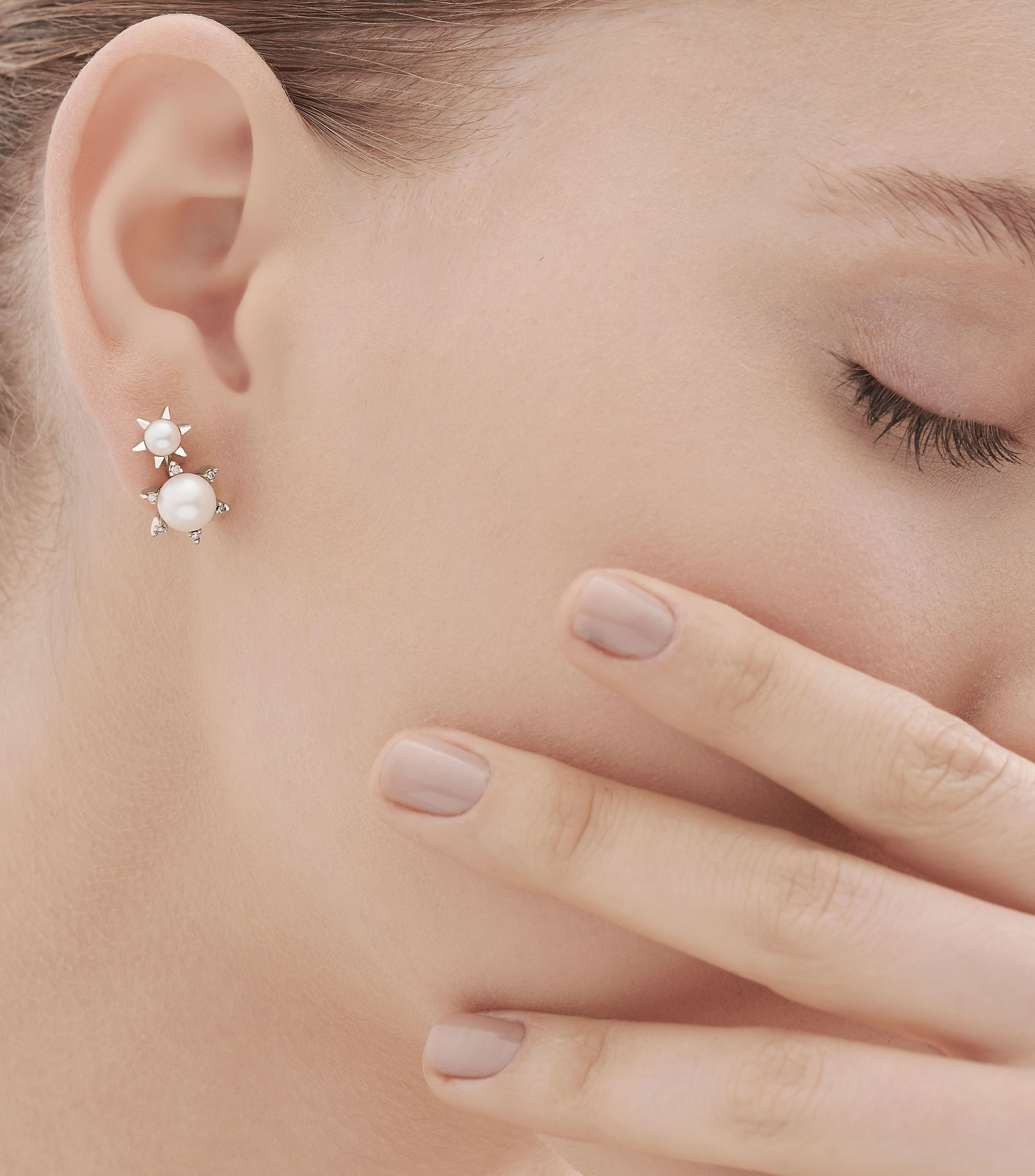 Aretes en oro de 18 kilates con perla y diamantes Gravity Mujer
