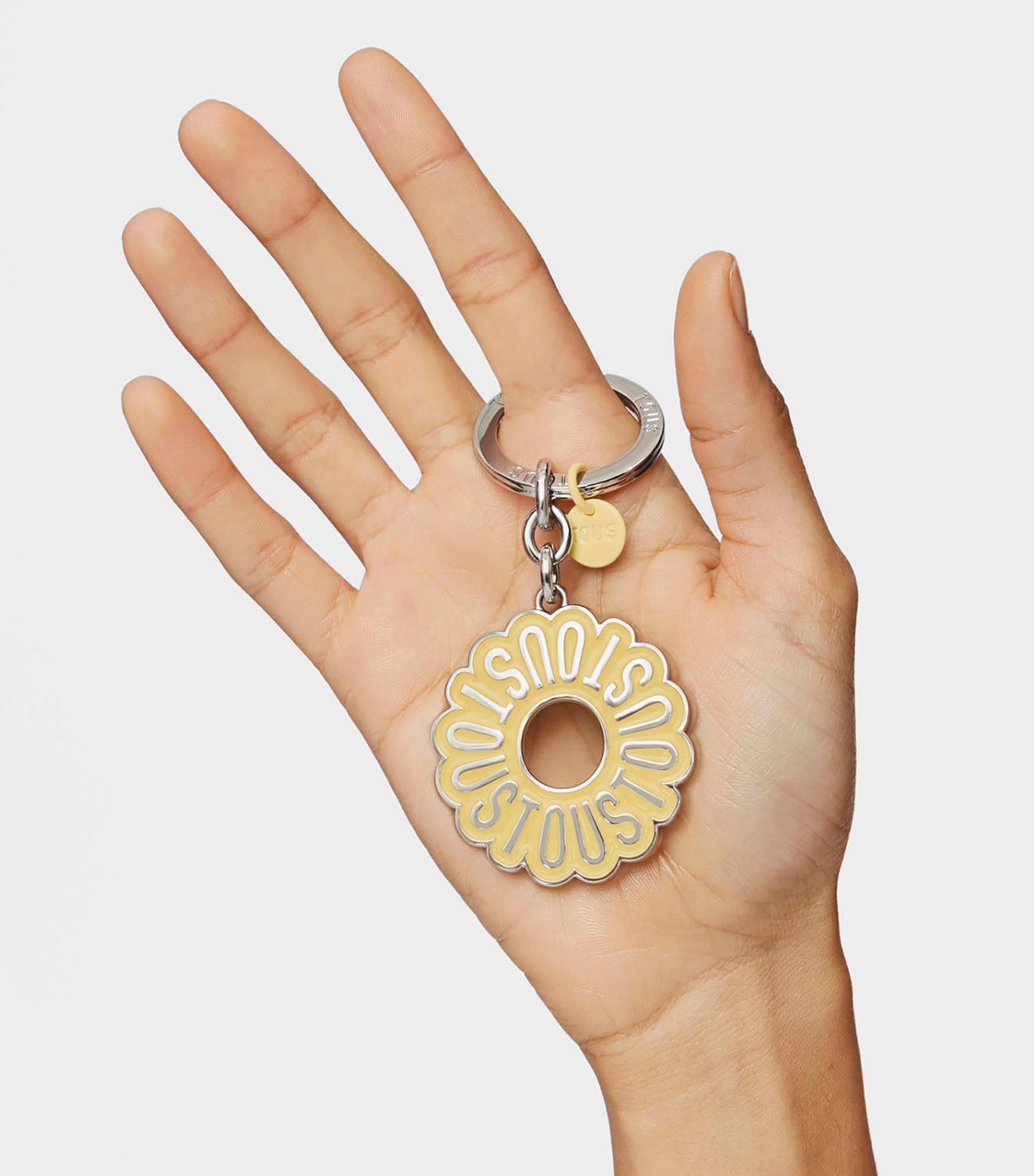 Llavero Circle amarillo con logo Mujer