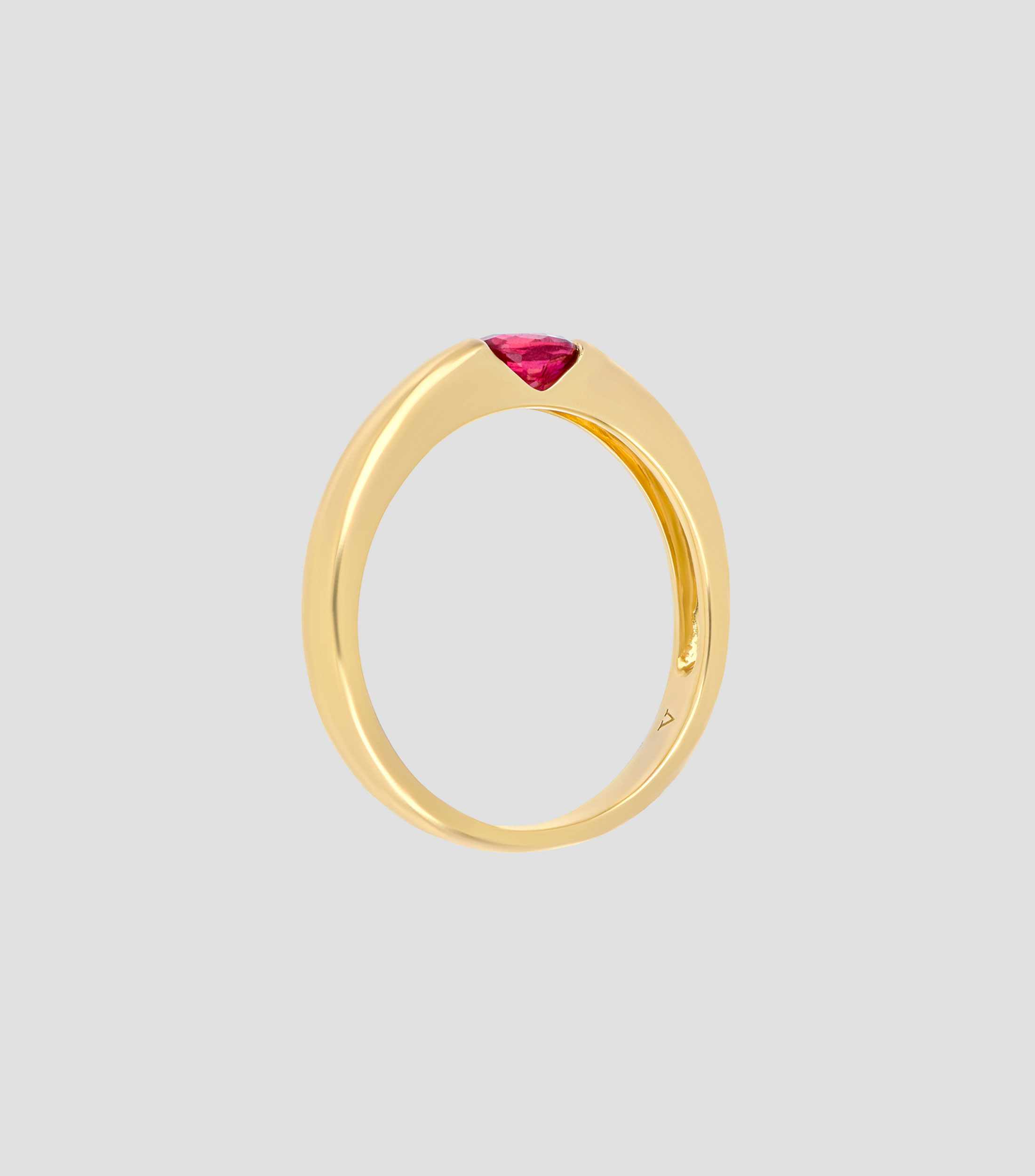 Anillo en oro con rubí Mujer