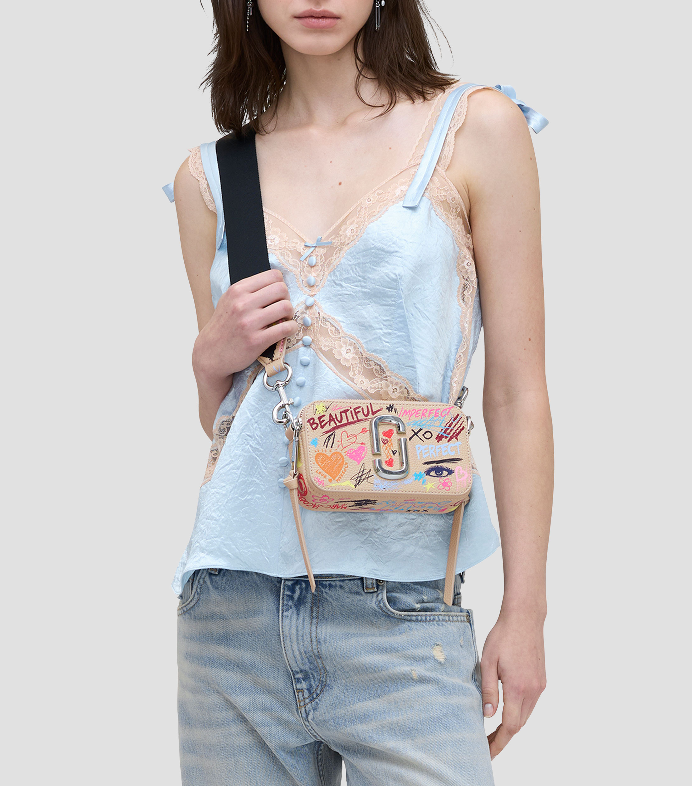 Bolsa crossbody café en piel The Punk Scribble Snapshot estampada Mujer