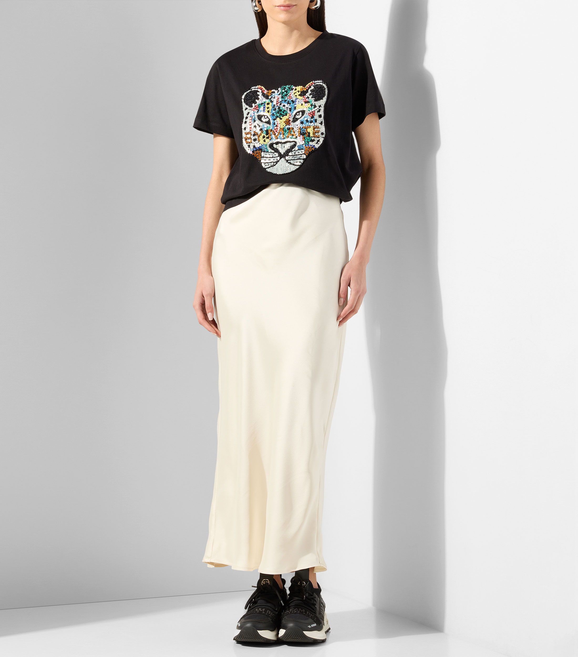 Playera cuello redondo manga corta fantasía Mujer