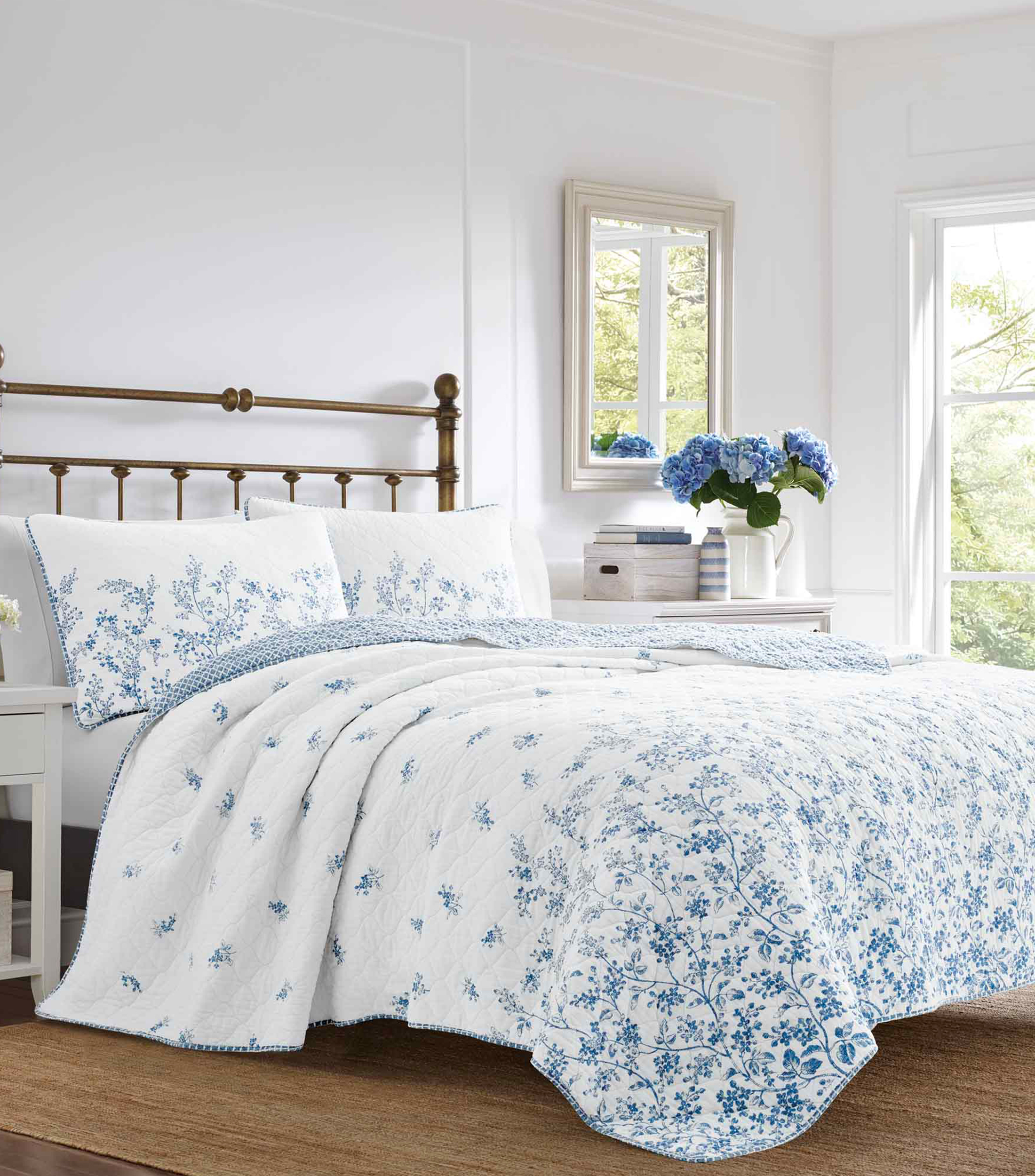 Laura Ashley Set de Colcha King Size Flora blanco El Palacio de Hierro