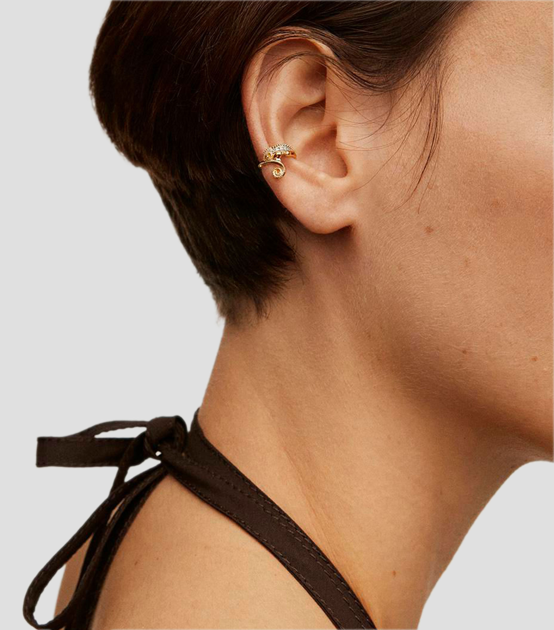Pendiente earcuff en oro amarillo de 18 kilates con diamantes con forma de camaleón Sage Mujer