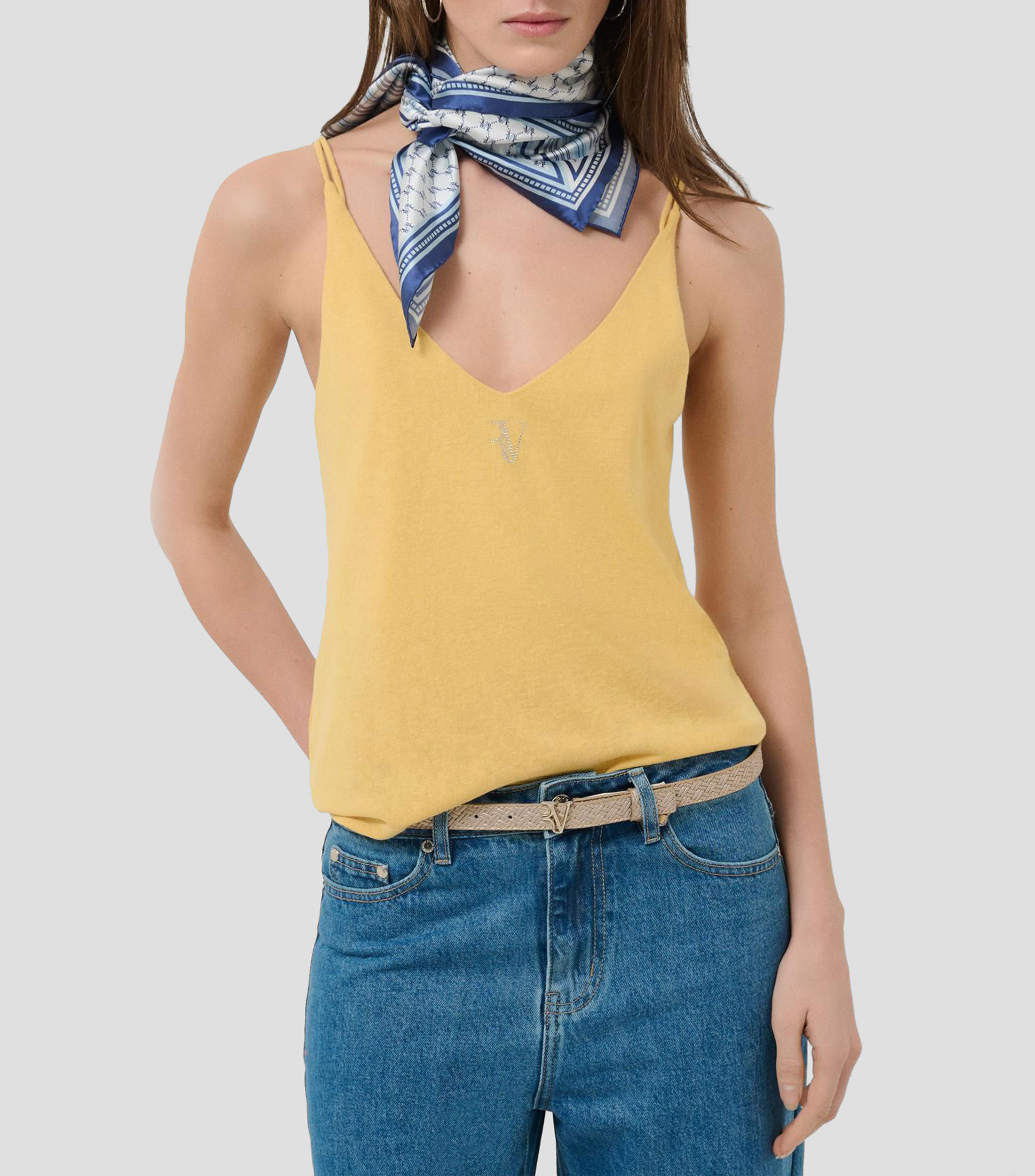 Playera cuello V sin mangas lisa Mujer