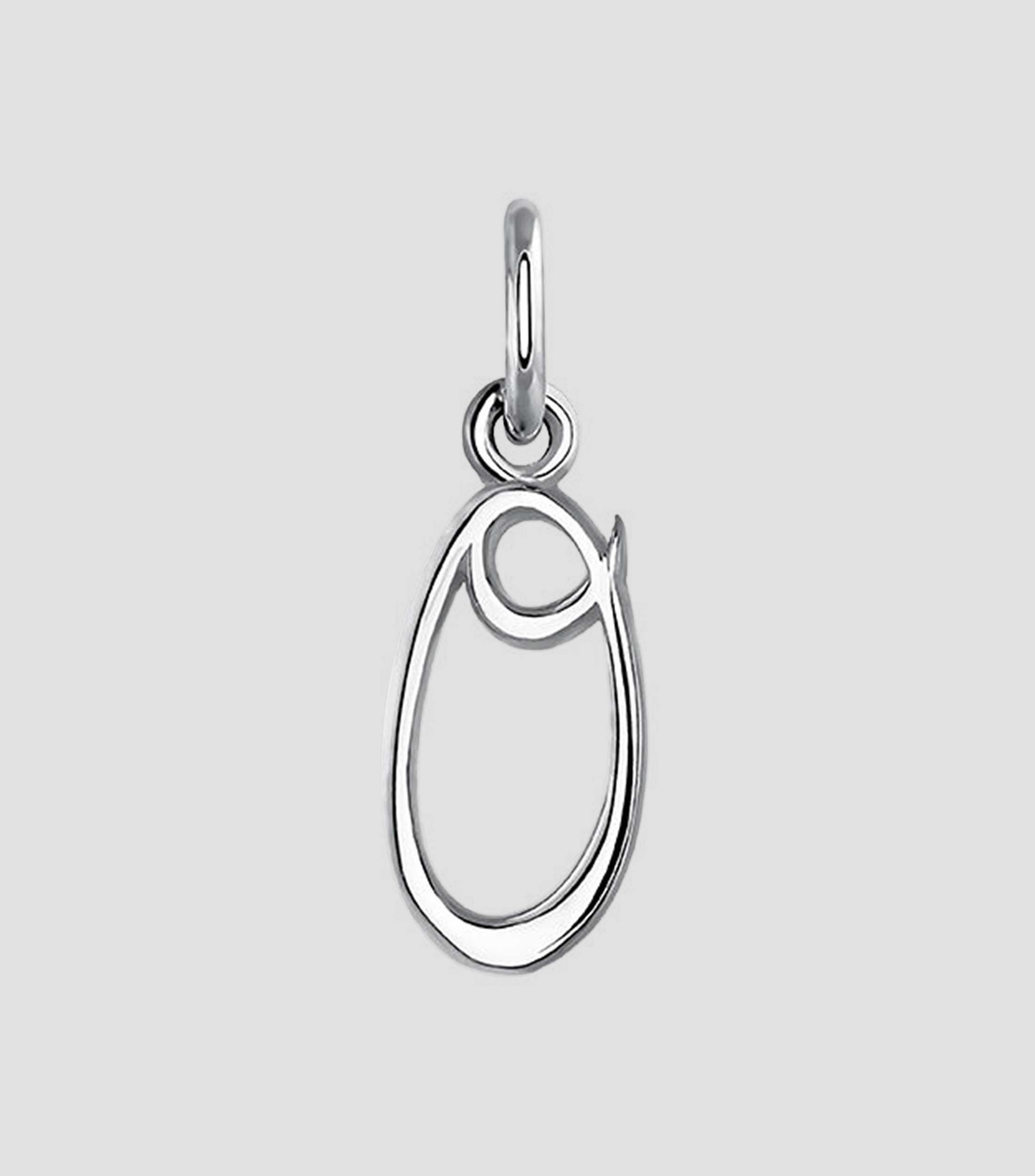 Dije en plata letra 'O' Mujer