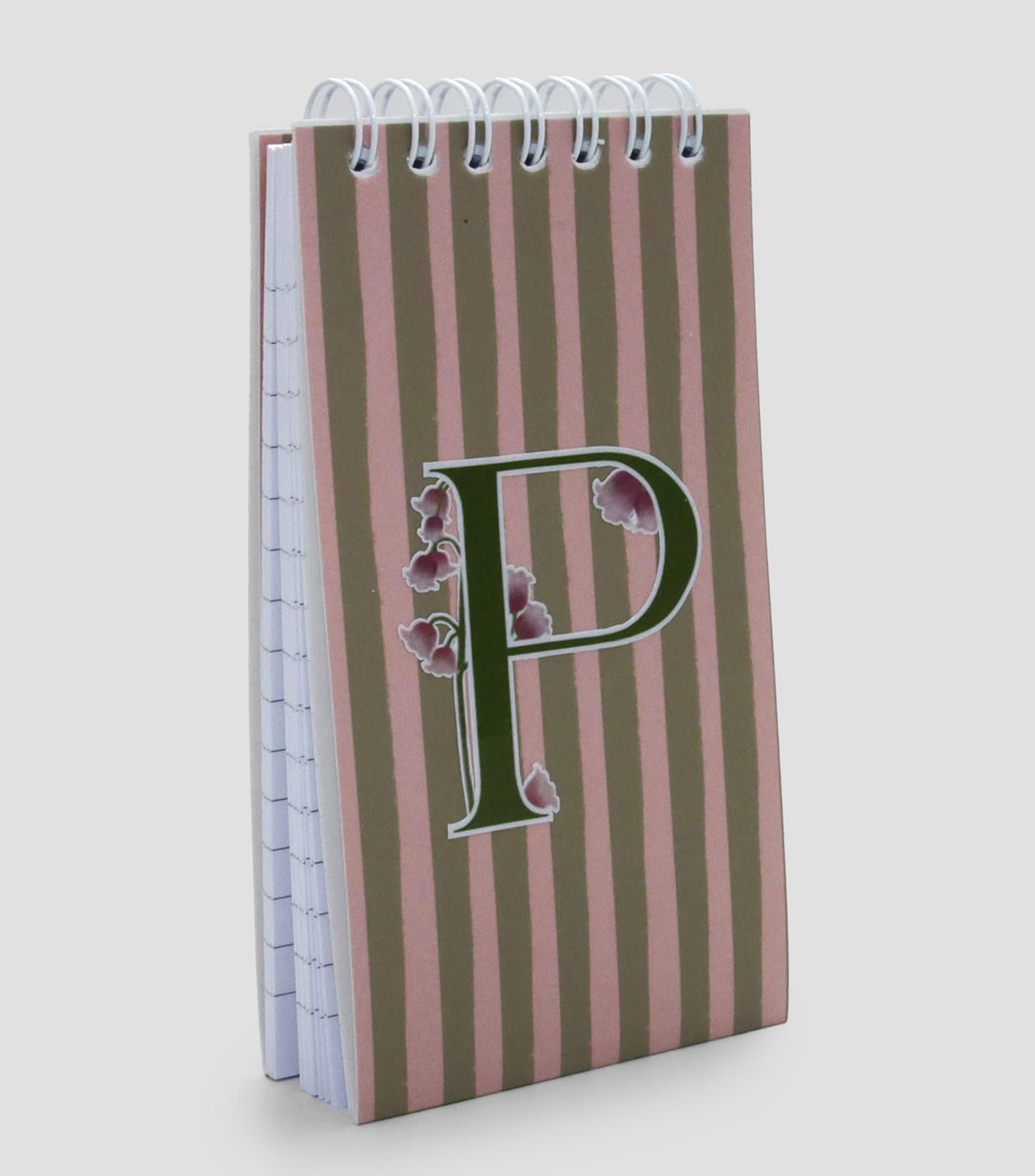 Libreta chica inicial "P", hojas raya