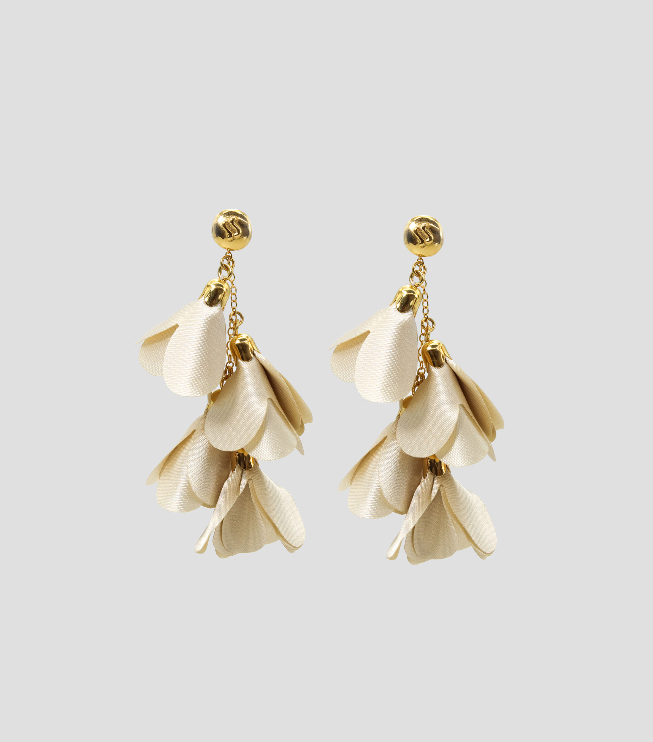 Aretes de flores beige Mujer