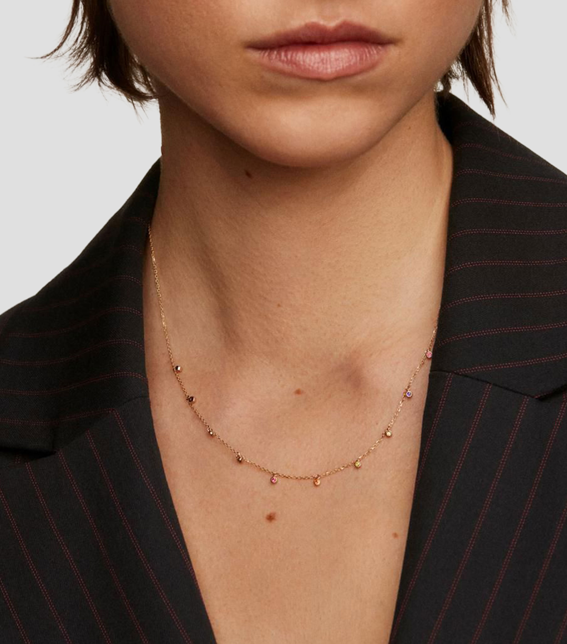 Collar en oro amarillo de 9 kilates con tsavoritas y zafiros Mujer