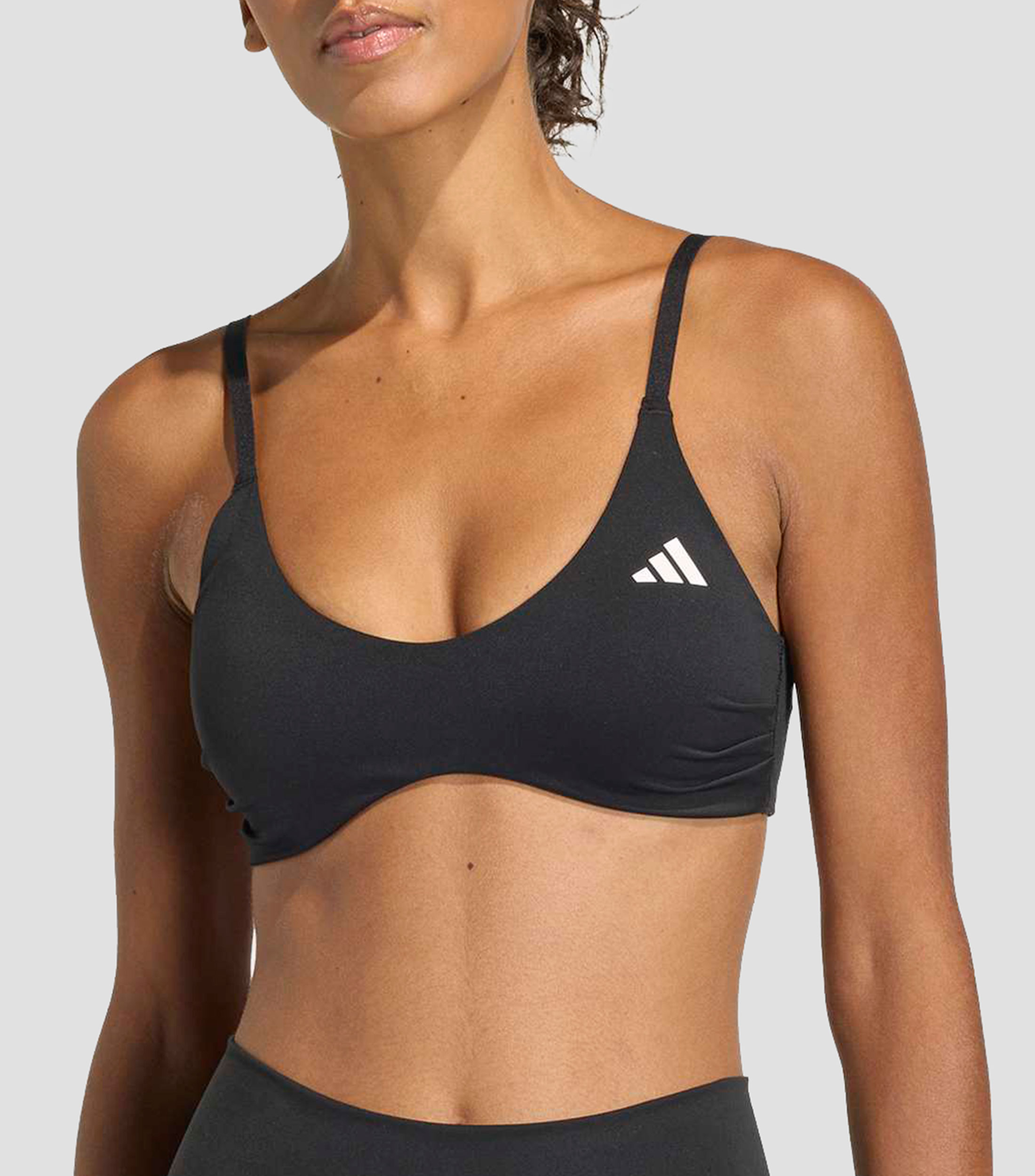 Top deportivo Optime Essentials liso Mujer