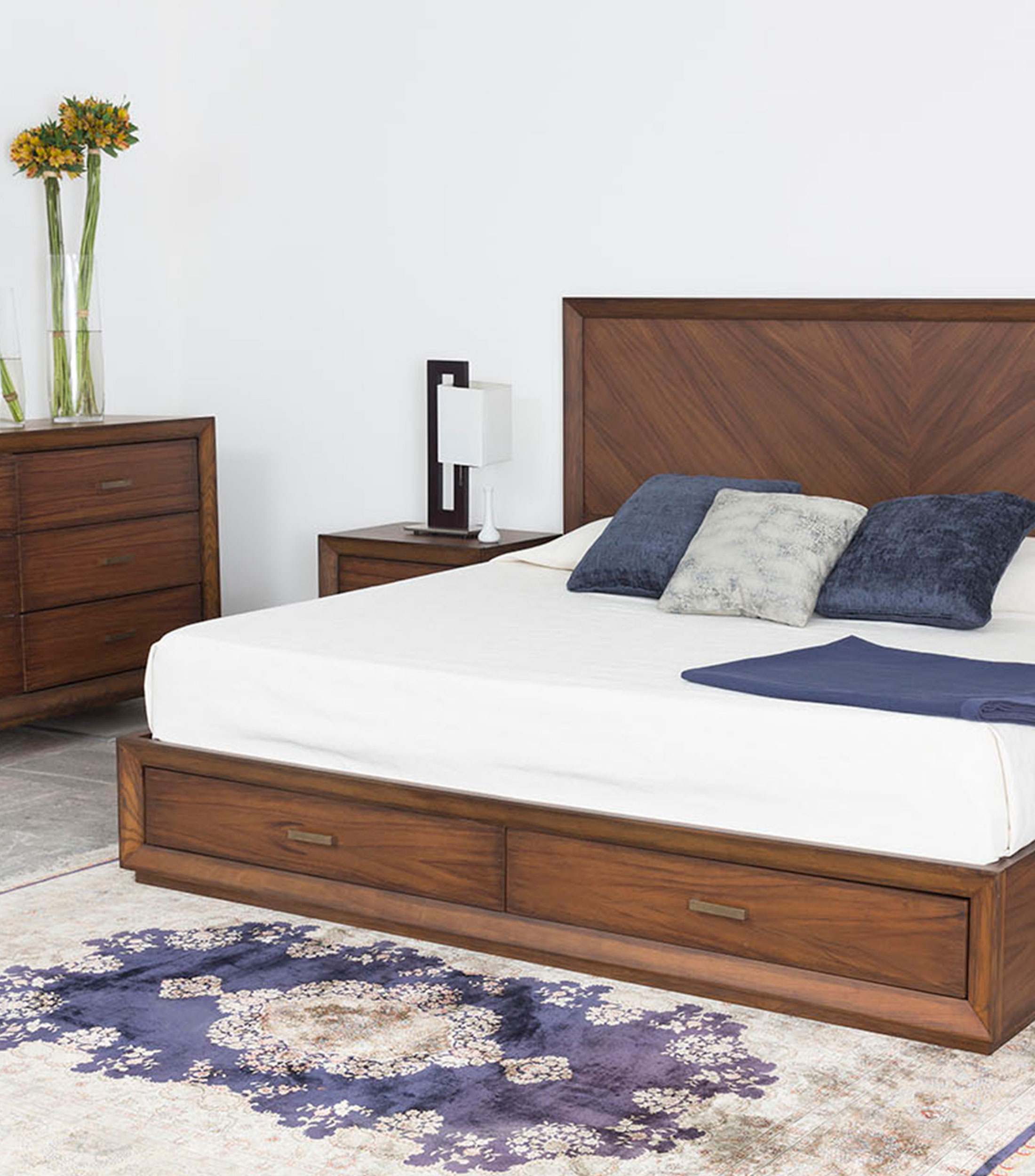 Cómoda Kairo en madera de fresno