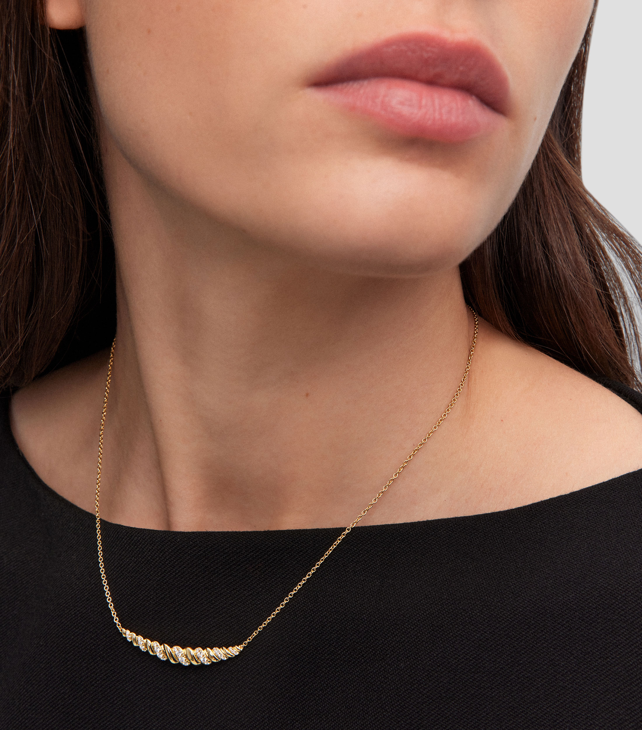 Collar en Oro amarillo de 18 Kilates con cristales Mujer