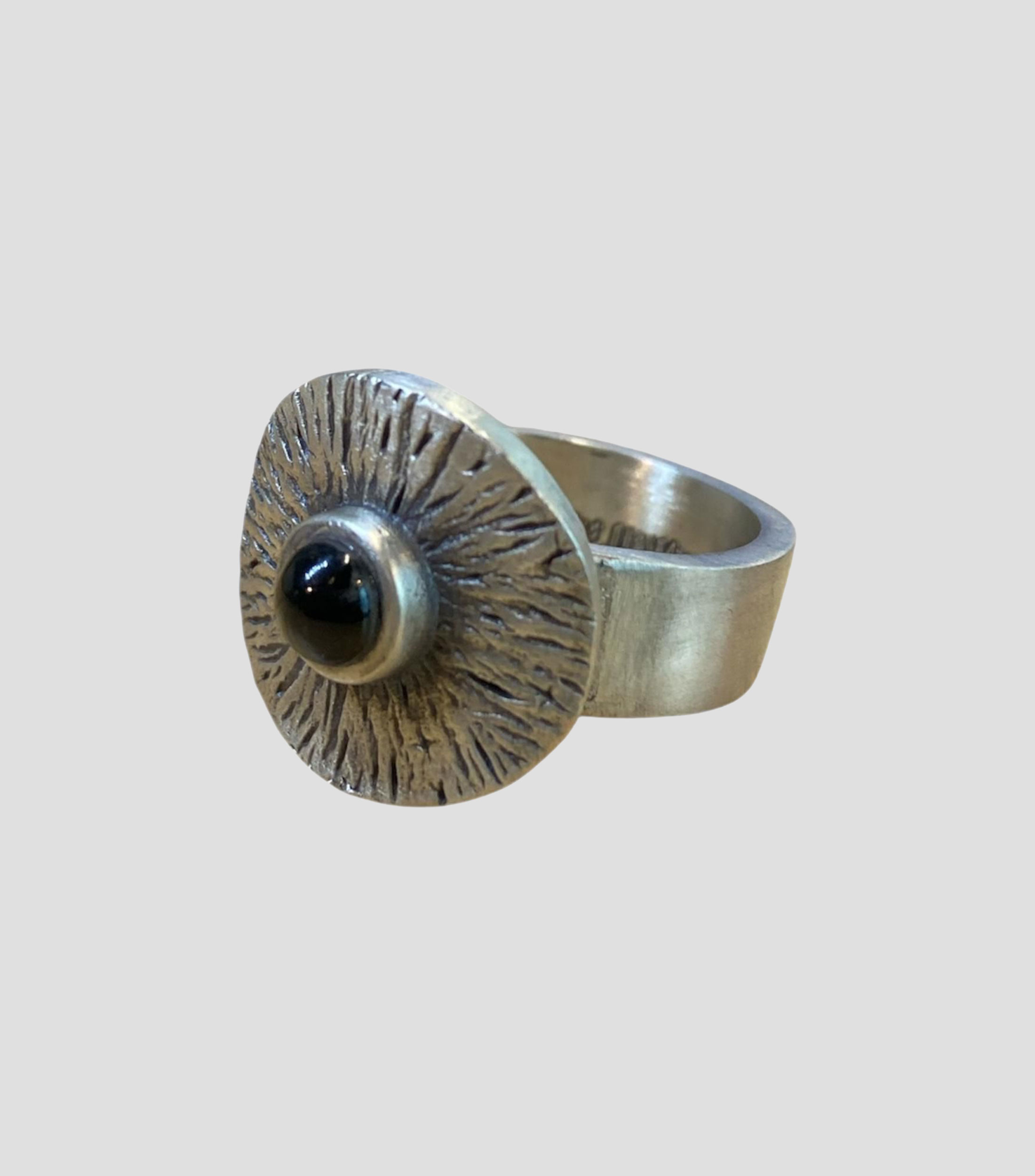 Anillo en Plata .925 Iris Eye Stone con ónix Unisex