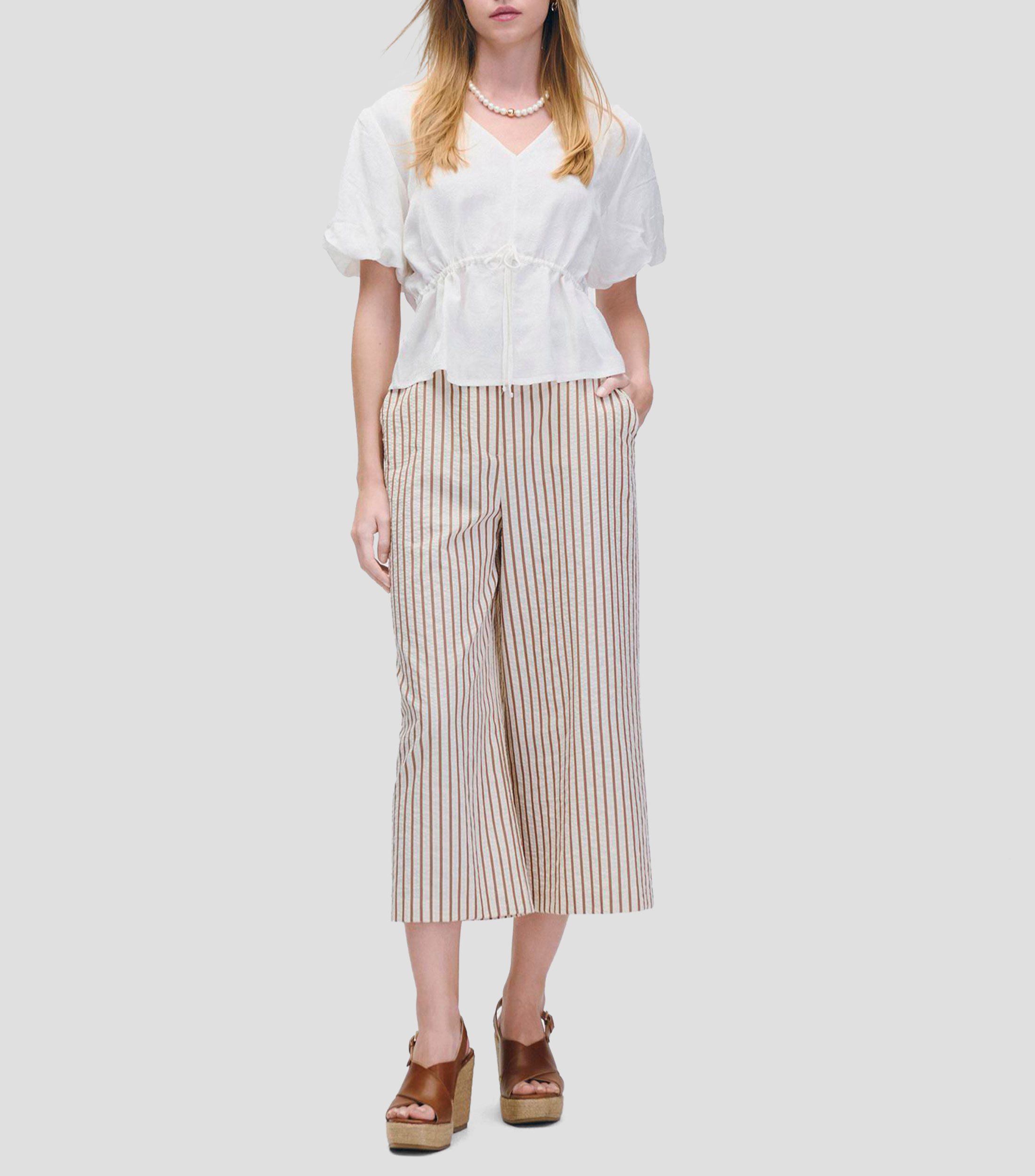 Blusa blanca corta jacquard floral de lino manga globo Mujer