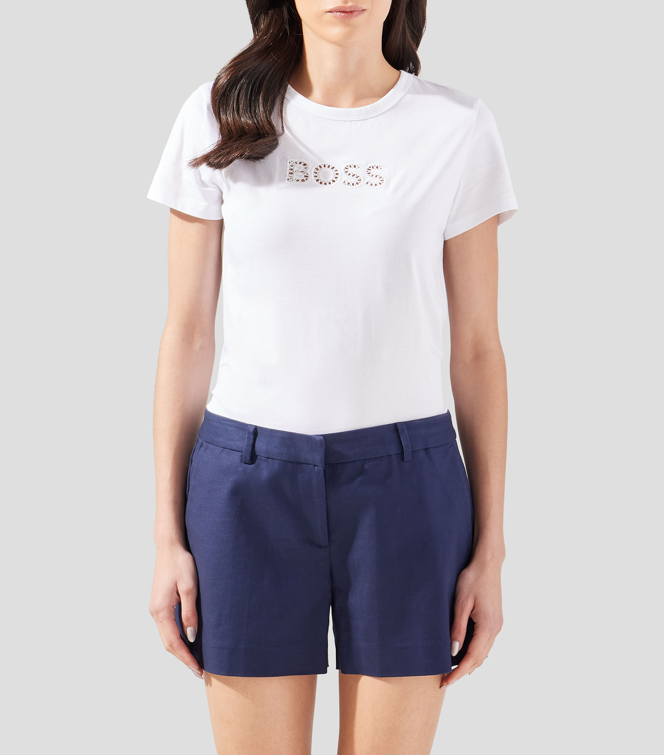 Playera cuello redondo manga corta bordado sólido Mujer