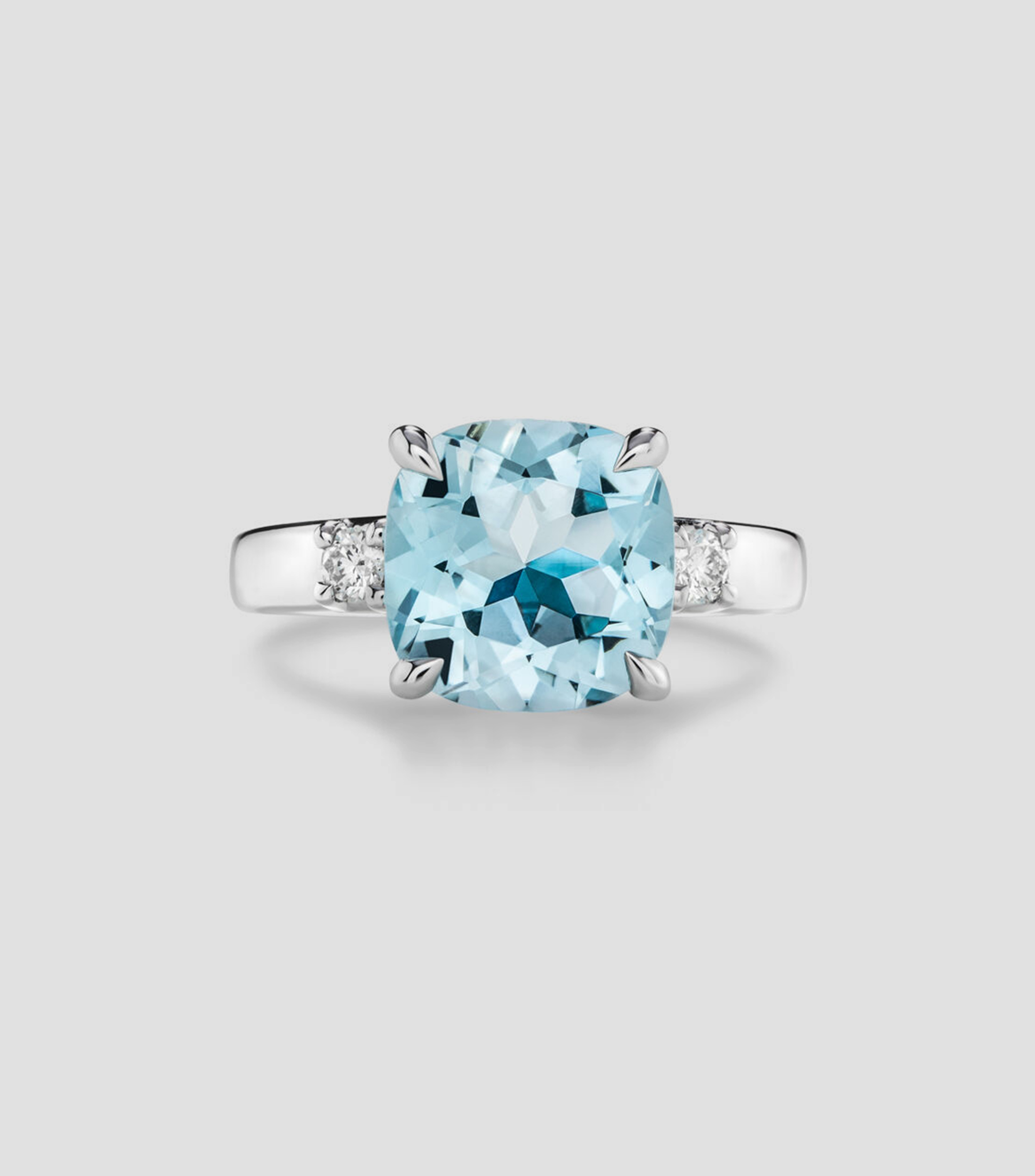 Anillo en plata con topacio Mujer