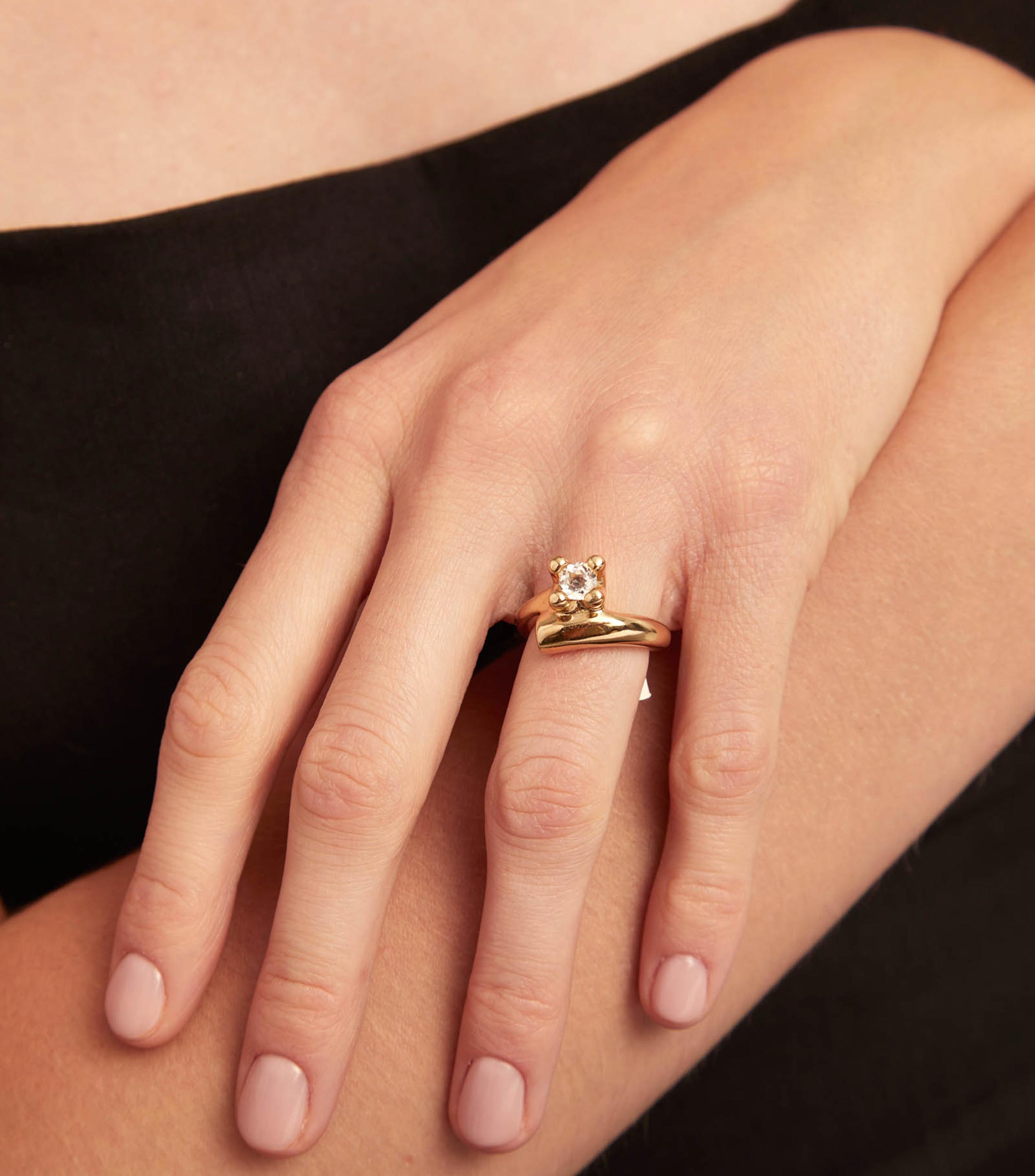 Anillo Divine con circonita Mujer