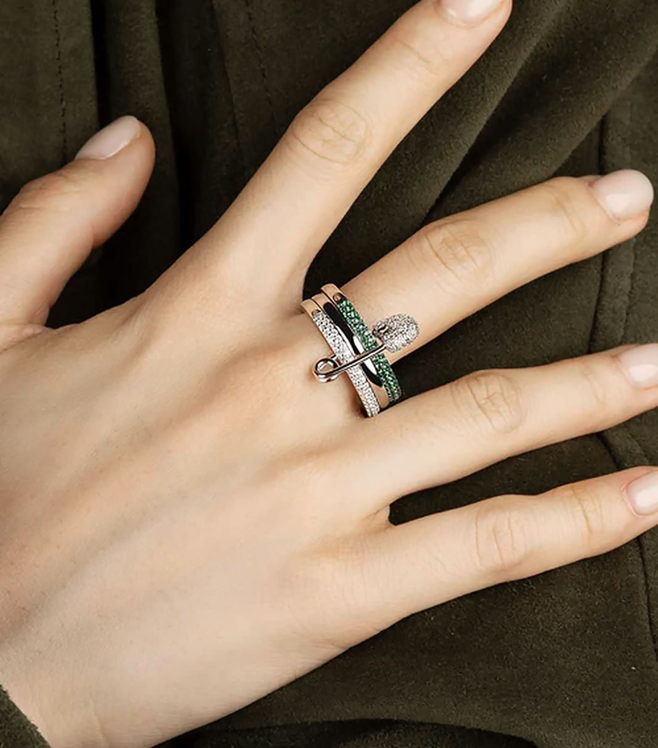 Anillo en plata de ley con piedras Mujer
