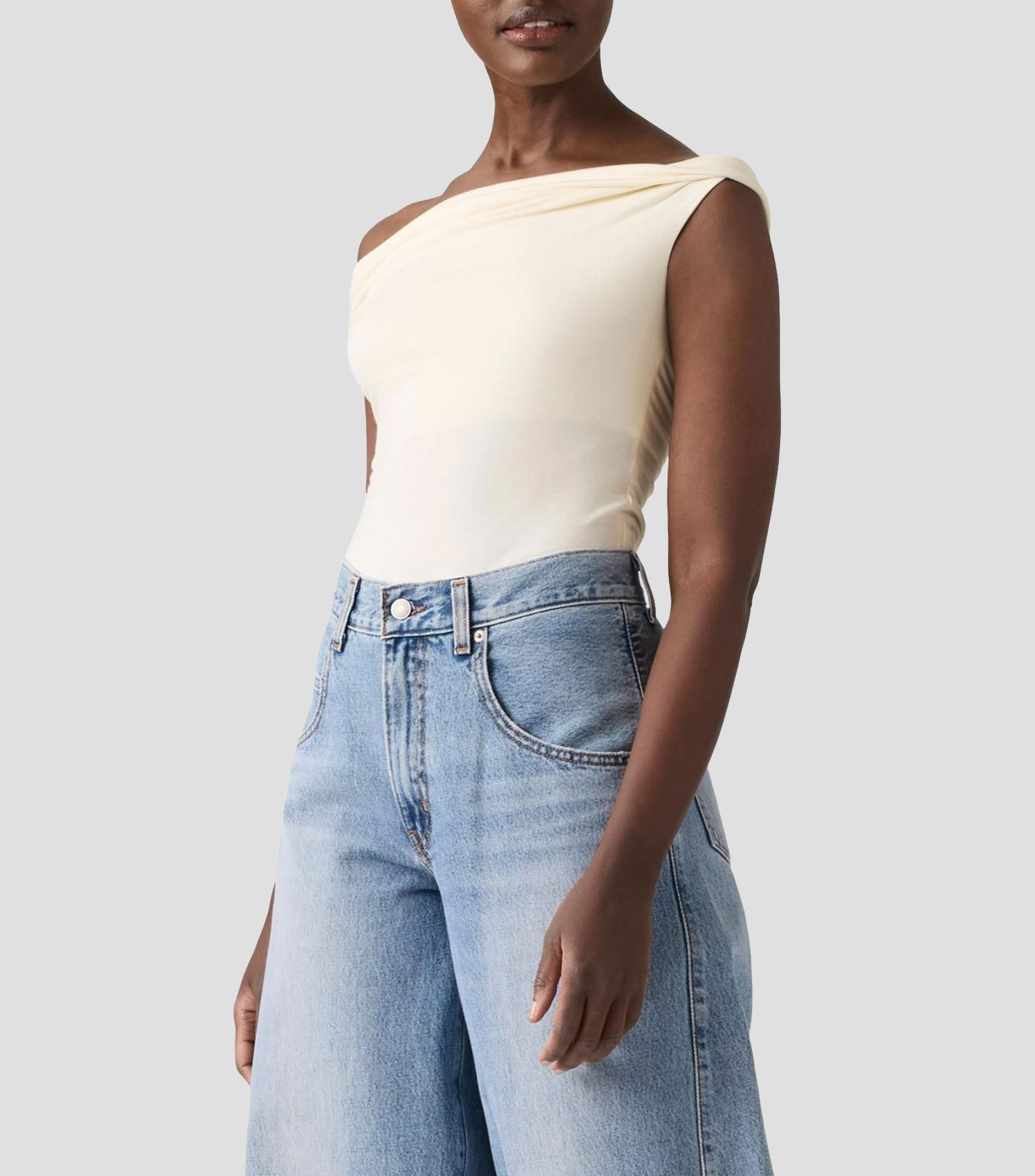 Playera cuello barco sin mangas sólida Mujer