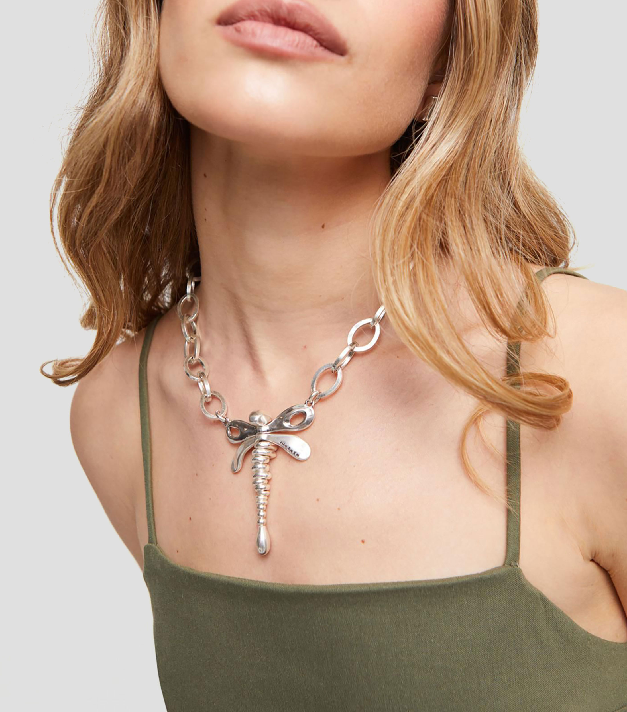 Collar con dije de libélula Unisex