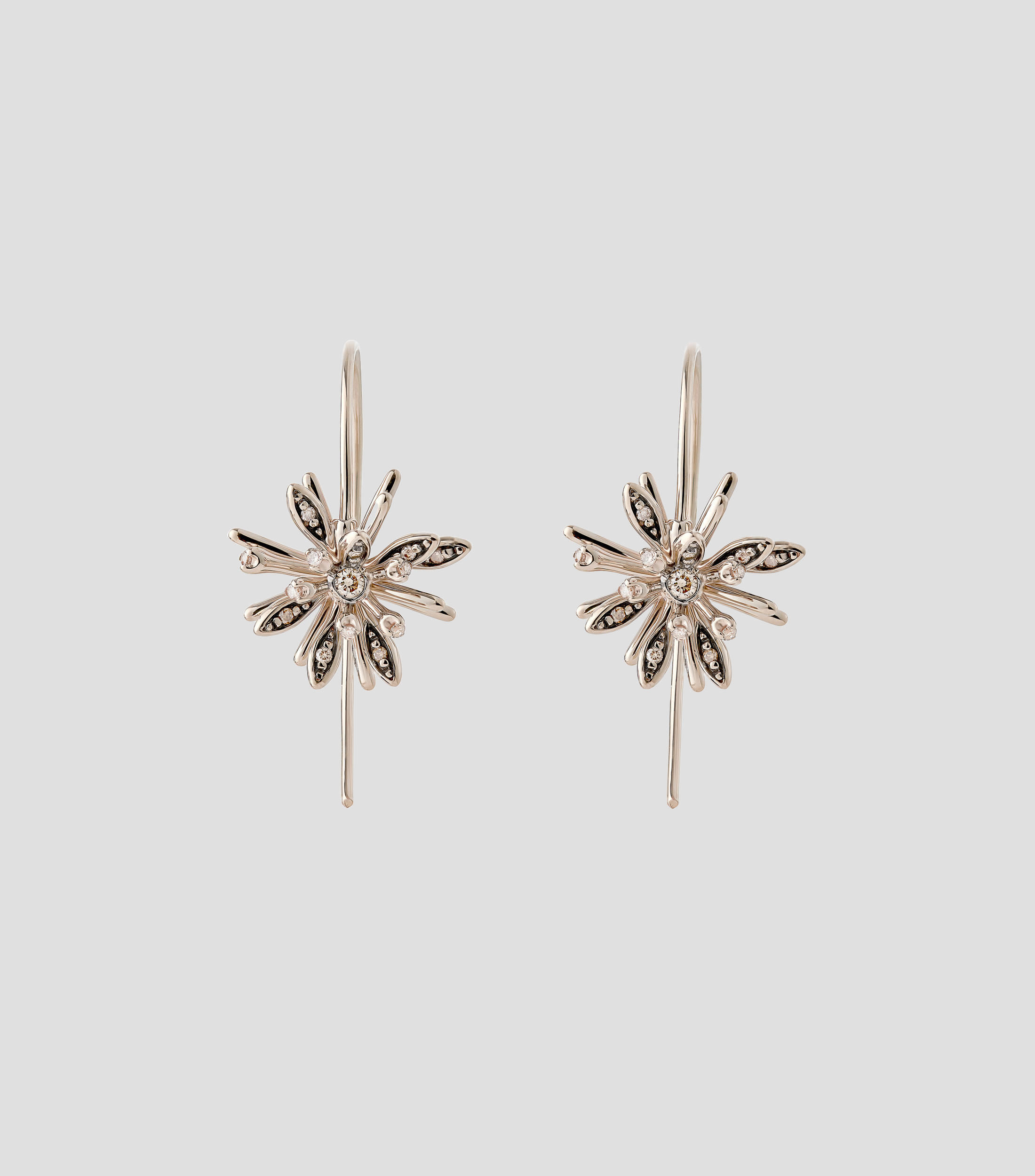 Arete en oro blanco de 18 kilates Flow Flowering Mujer