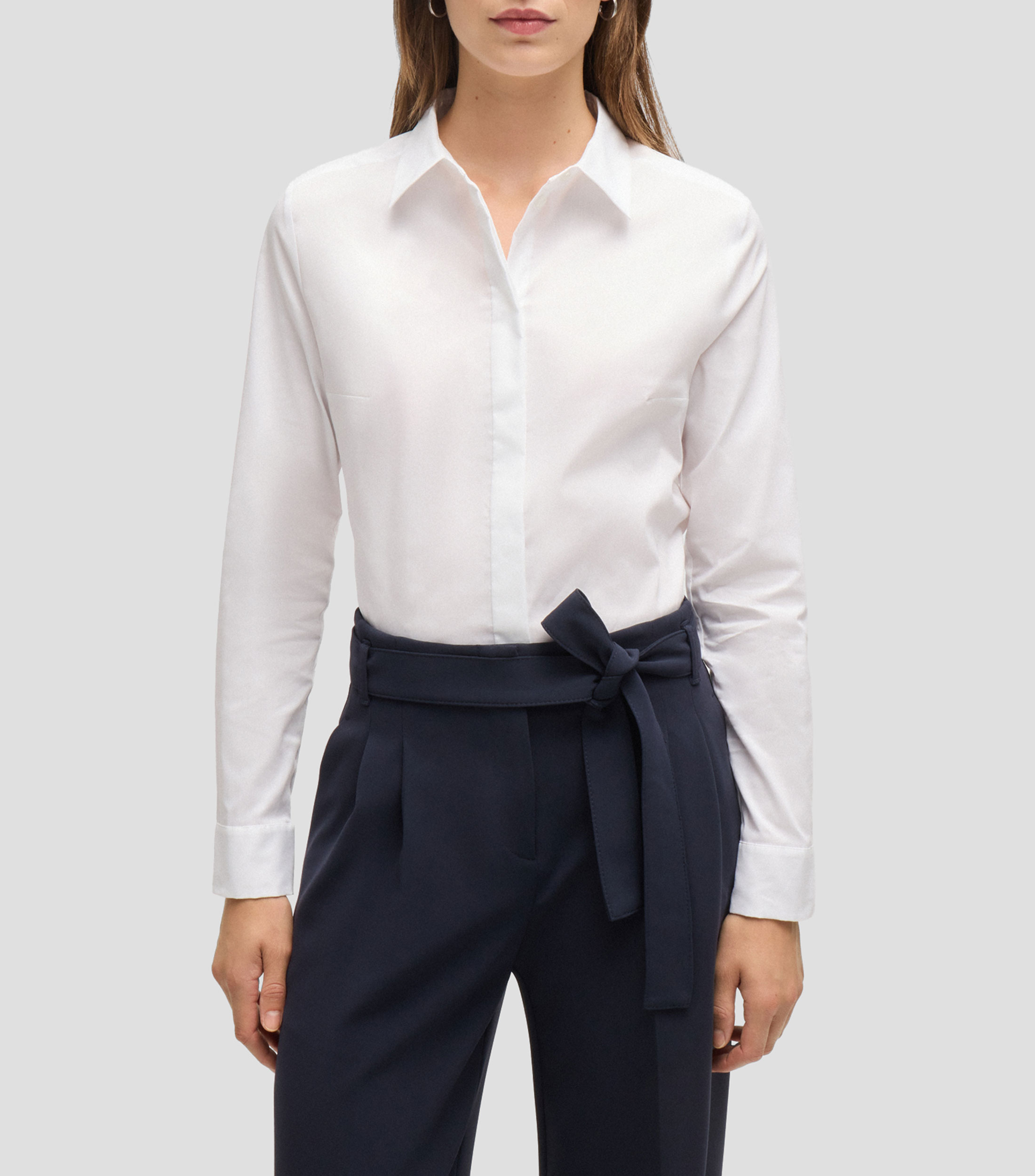 Blusa slim en popelin de algodon Mujer