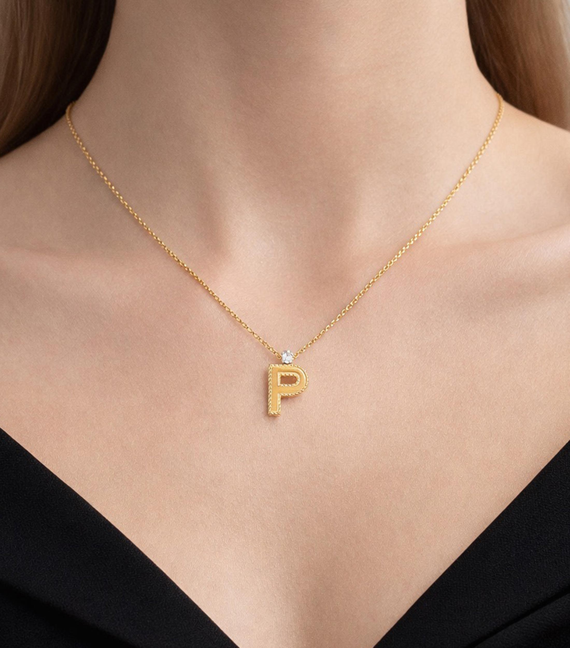 Colgante en Oro 18 Kilates Letter quotPquot con Diamante Mujer