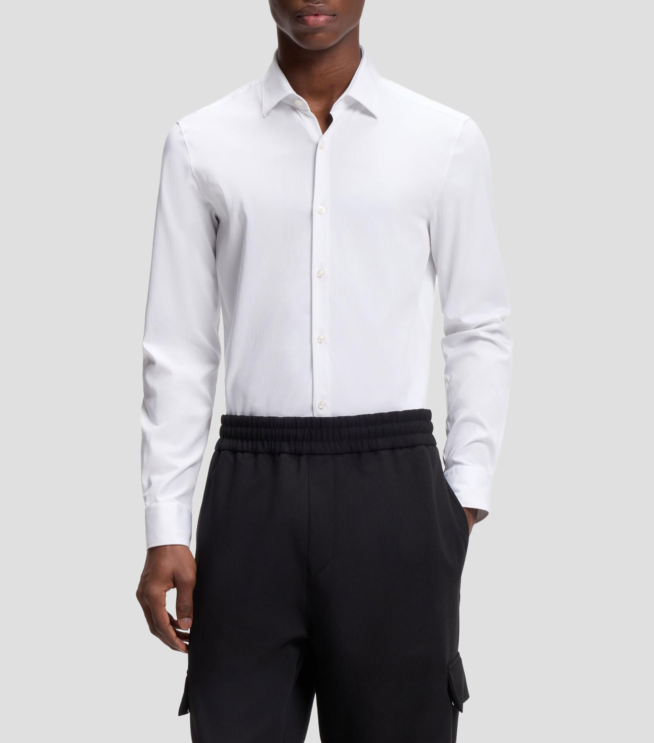 Camisa slim fit de sarga elástica Hombre