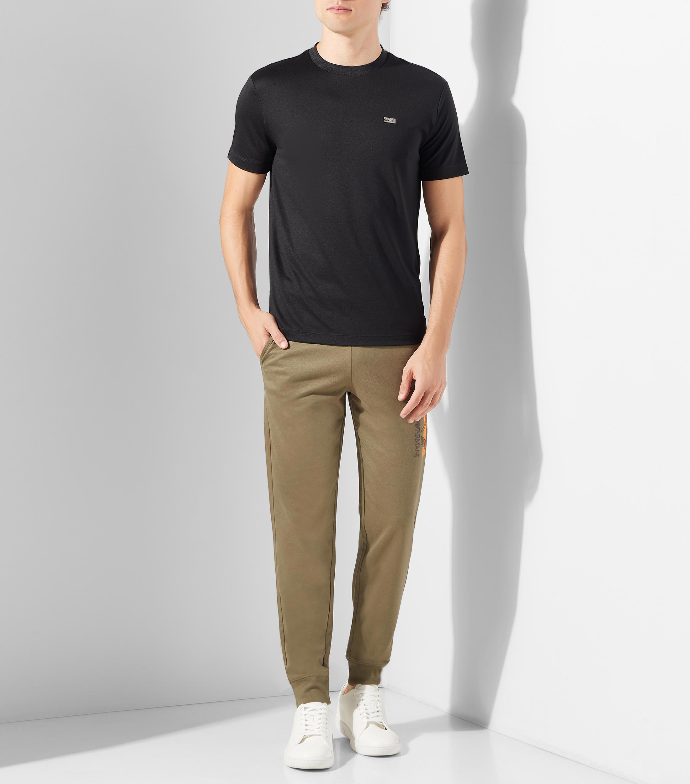Playera cuello redondo manga corta lisa Hombre