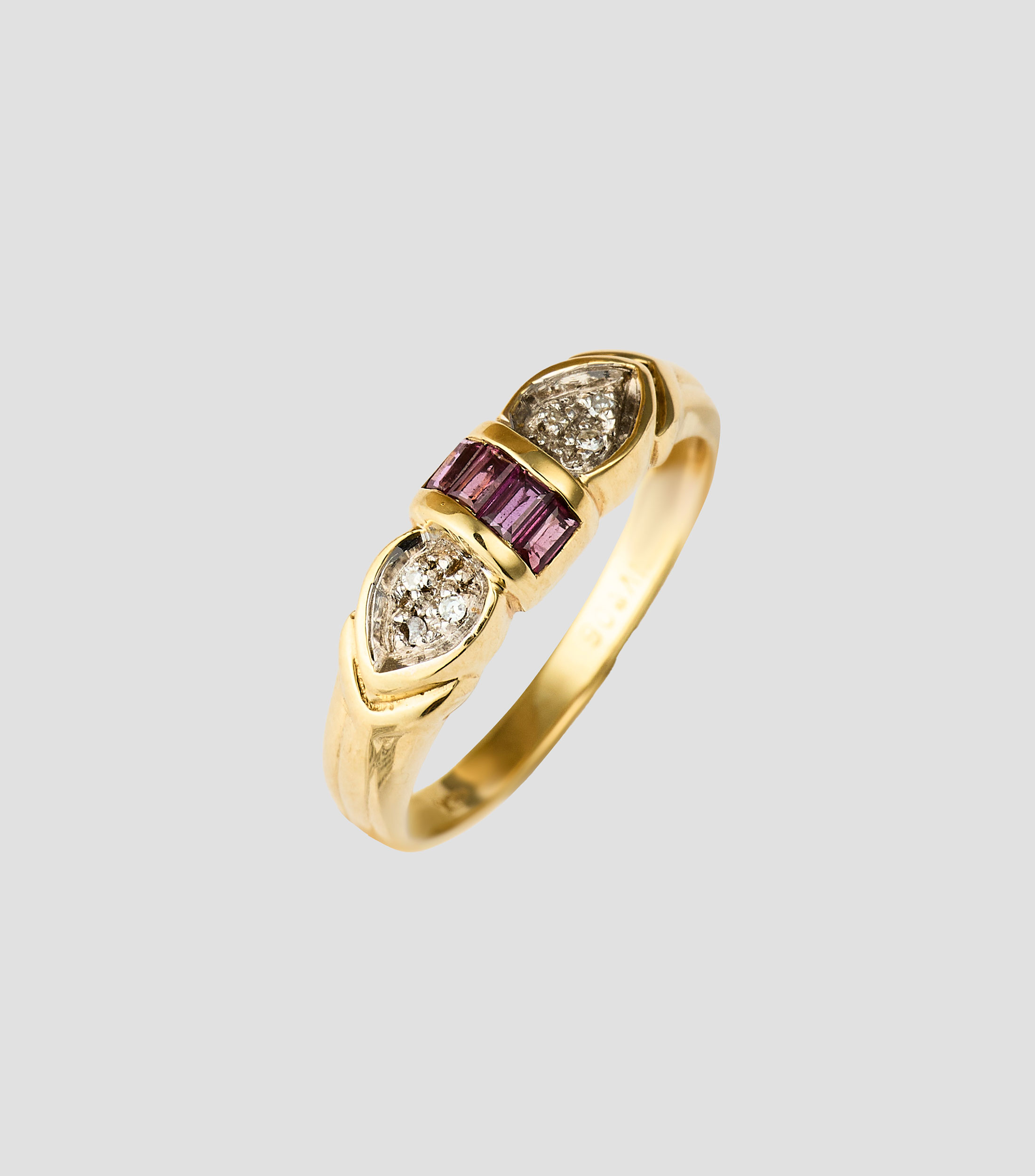 Anillo en Oro de 14 Kilates con Rubí Mujer