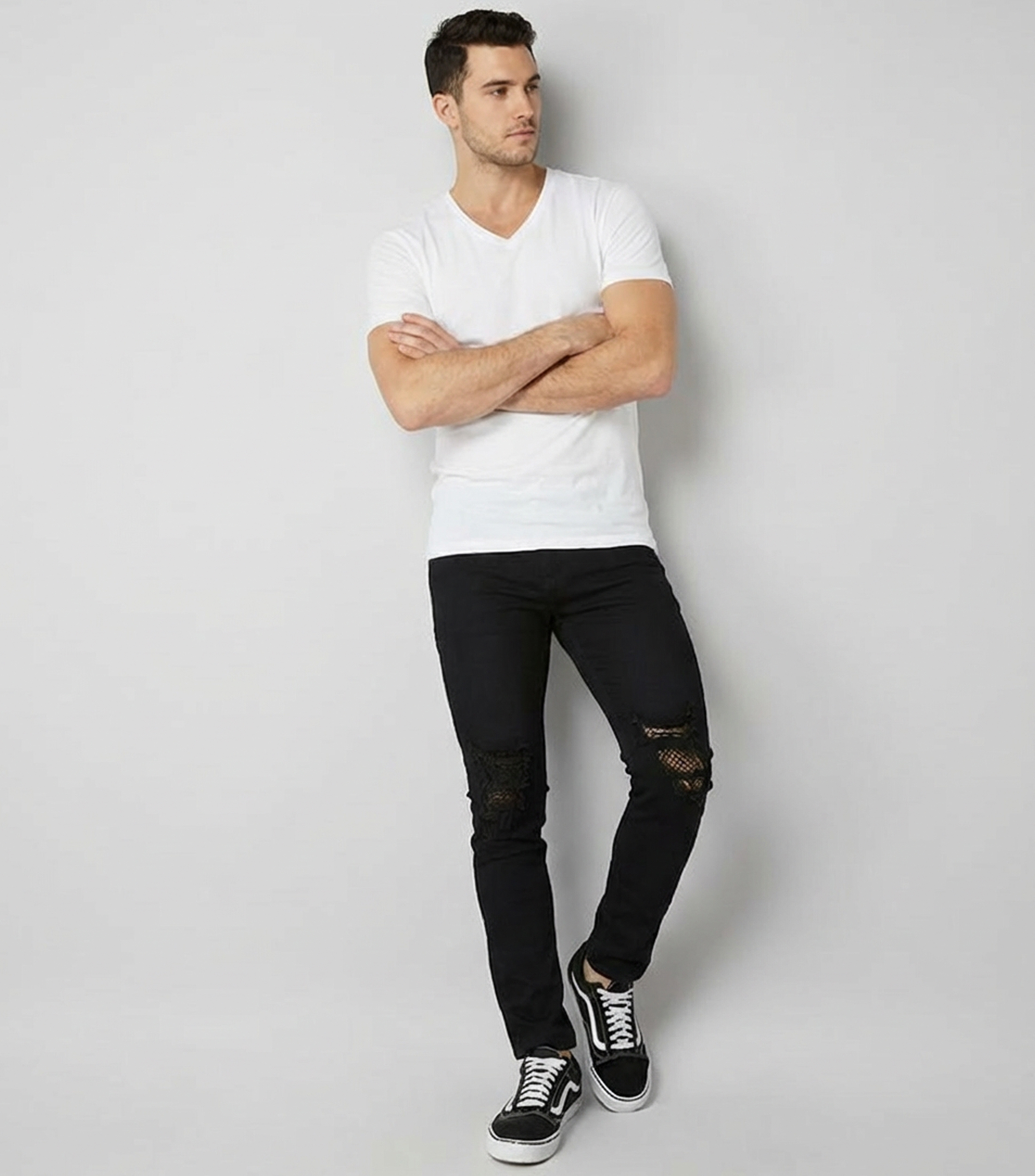 Playera cuello V y manga corta lisa Hombre